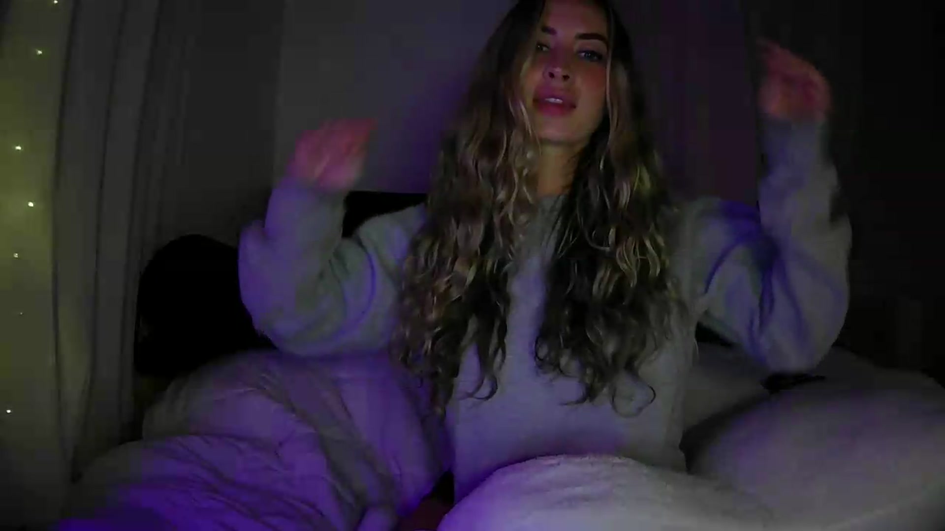 Gallery image thumbnail from Bambi20's myfreecams stream on, 07/03/2026, 04:45 image 2 of 20