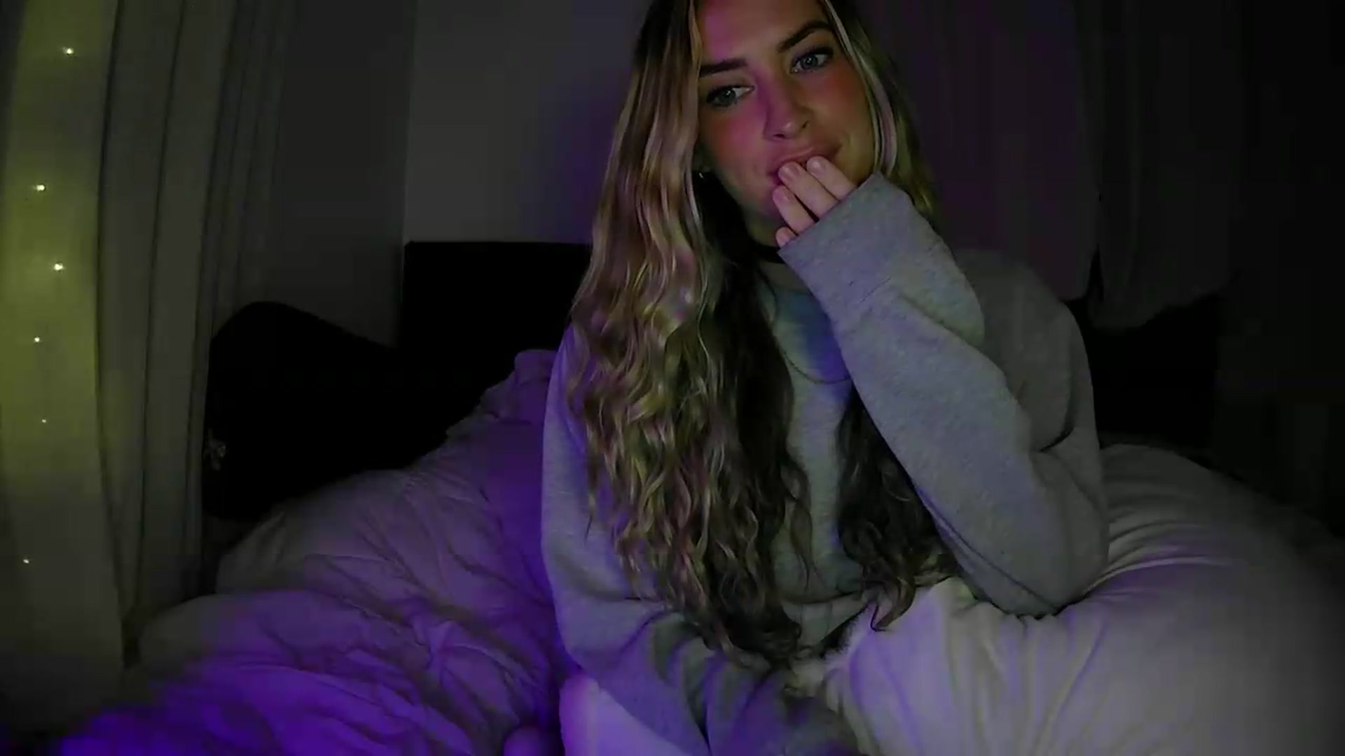 Gallery image thumbnail from Bambi20's myfreecams stream on, 07/03/2026, 04:45 image 16 of 20