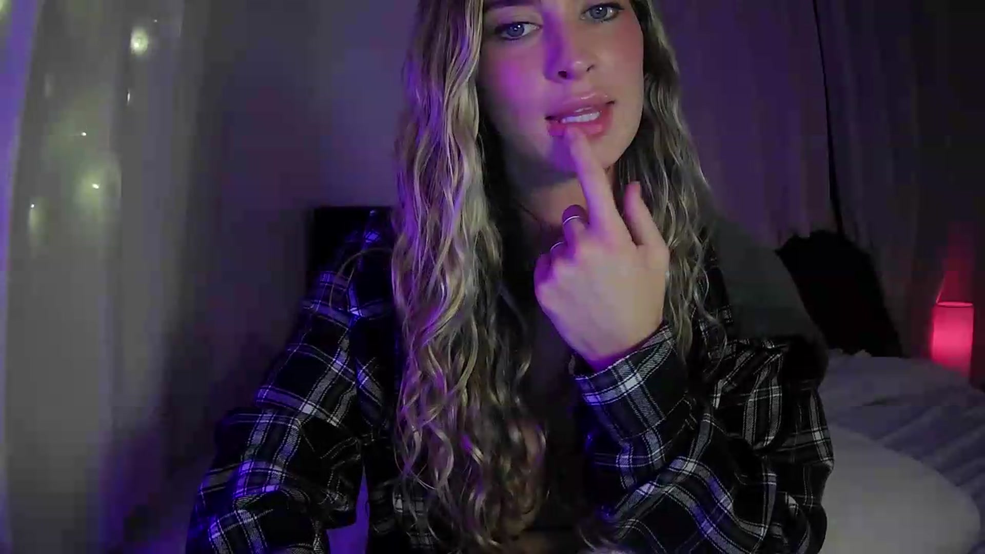 Gallery image thumbnail from Bambi20's myfreecams stream on, 07/10/2026, 02:39 image 17 of 20