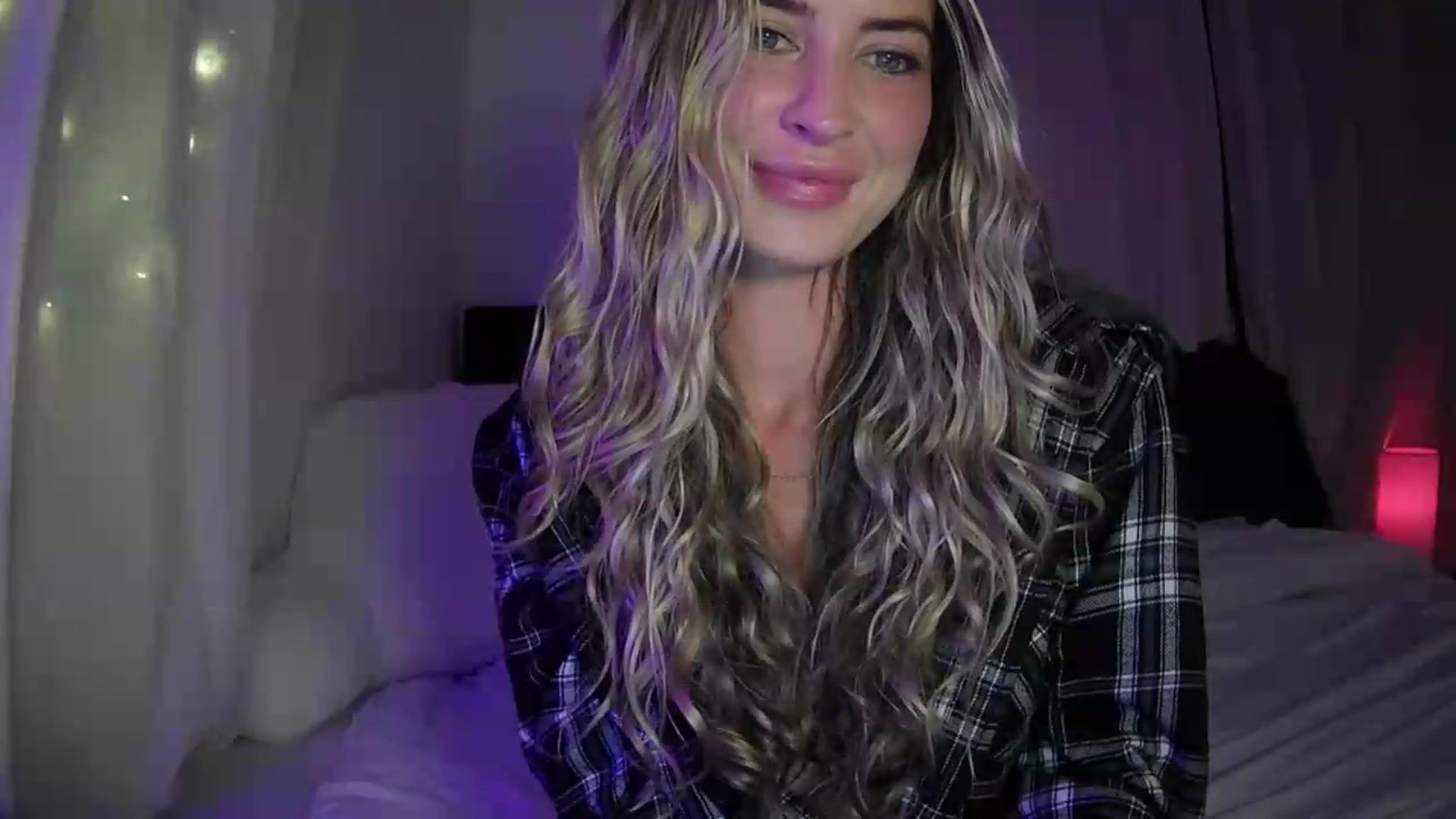 Gallery image thumbnail from Bambi20's myfreecams stream on, 07/10/2026, 02:39 image 8 of 20