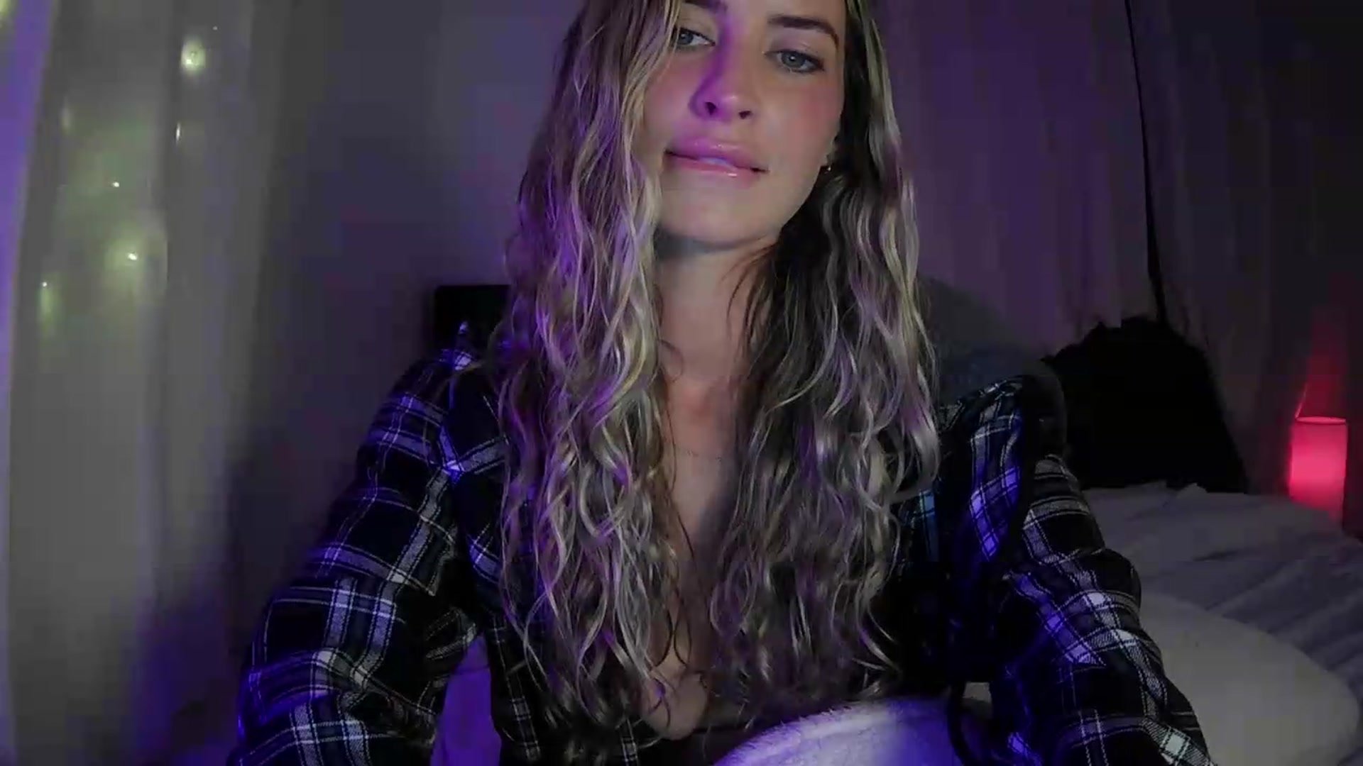 Gallery image thumbnail from Bambi20's myfreecams stream on, 07/10/2026, 02:39 image 19 of 20