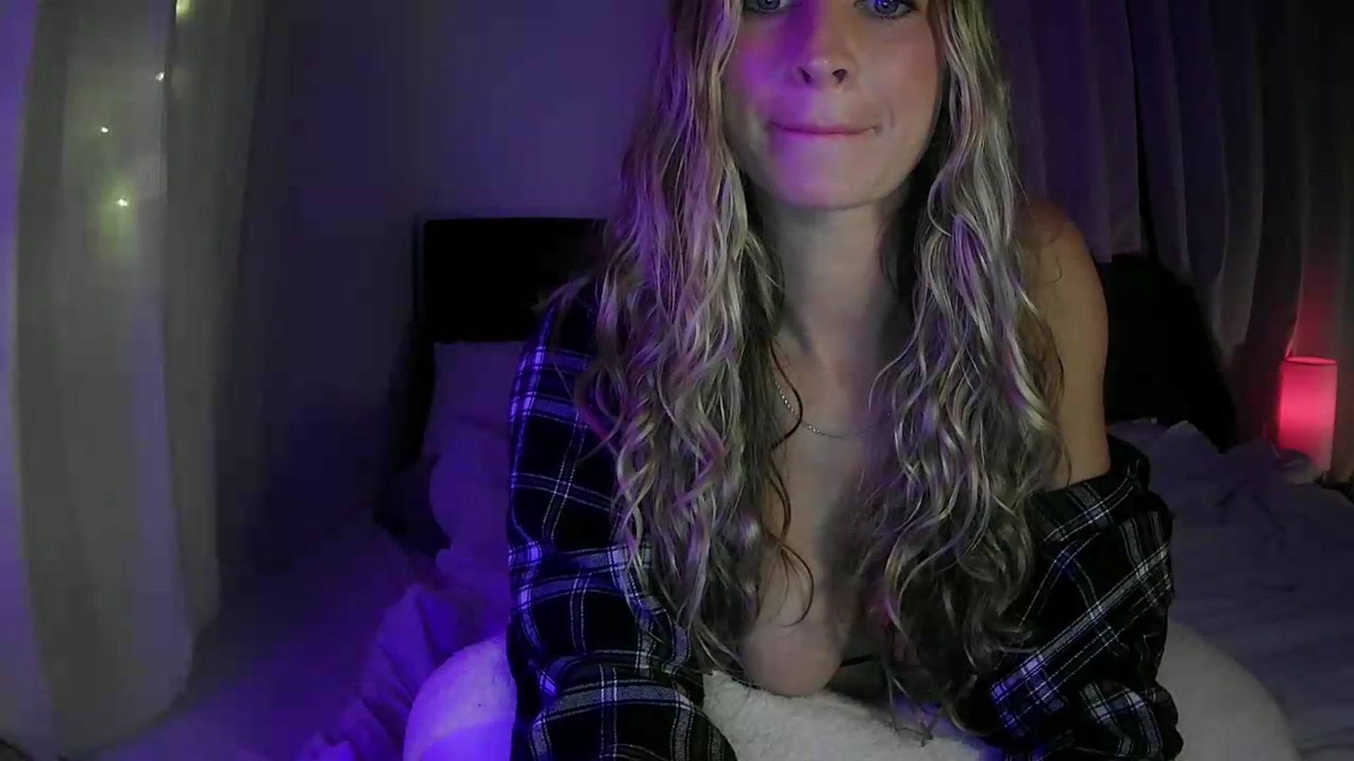 Gallery image thumbnail from Bambi20's myfreecams stream on, 07/10/2026, 04:08 image 6 of 20