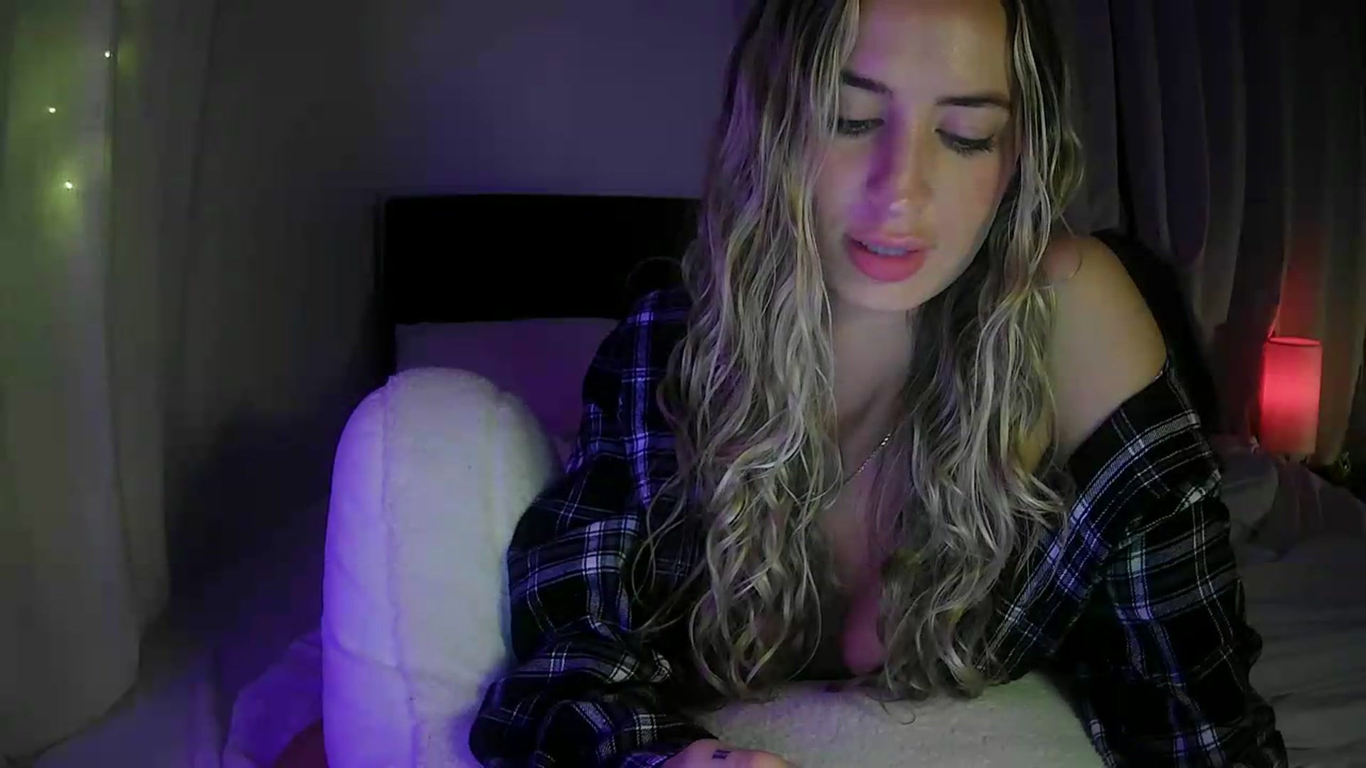 Gallery image thumbnail from Bambi20's myfreecams stream on, 07/10/2026, 05:42 image 16 of 20