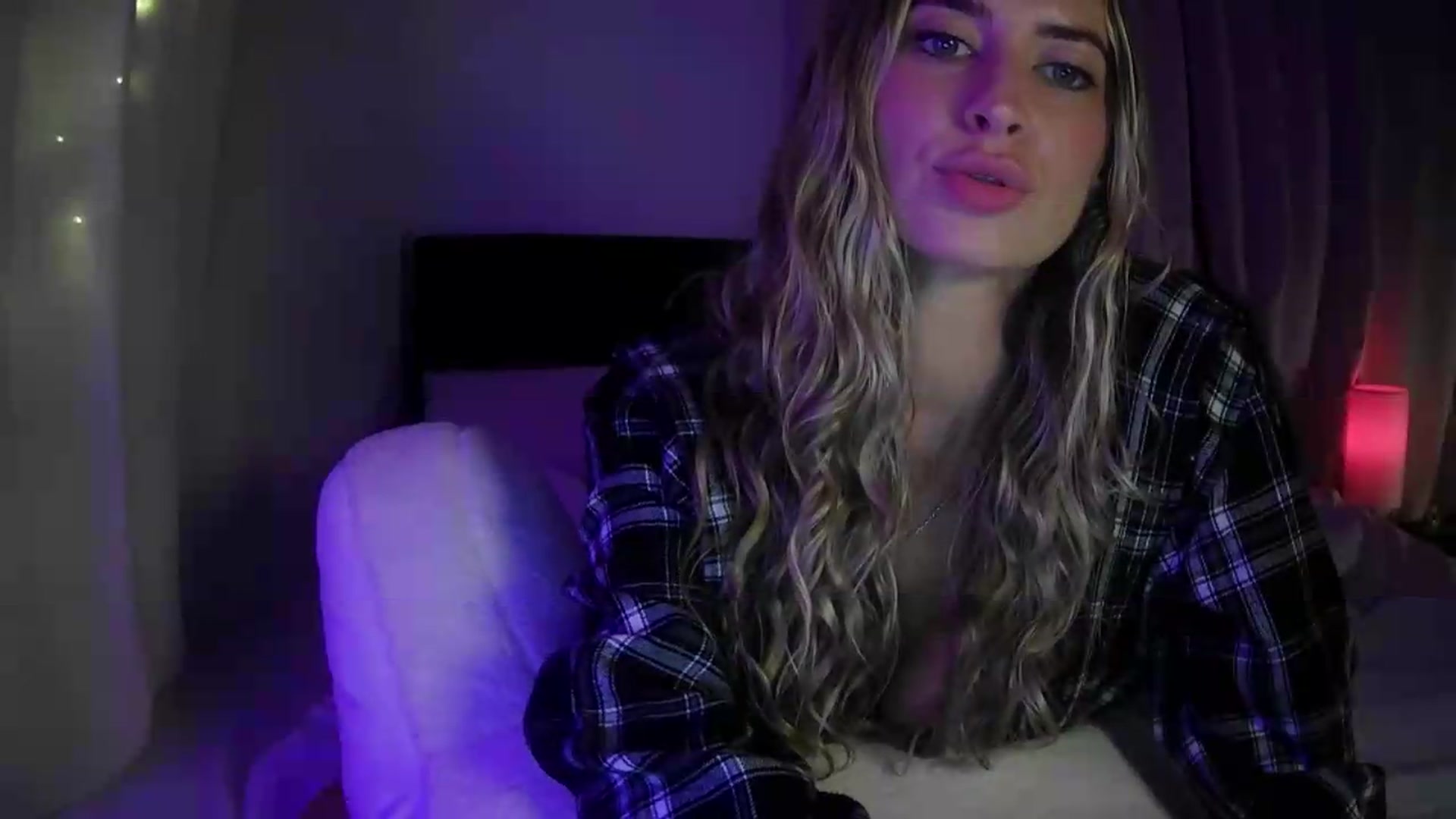Gallery image thumbnail from Bambi20's myfreecams stream on, 07/10/2026, 05:42 image 15 of 20