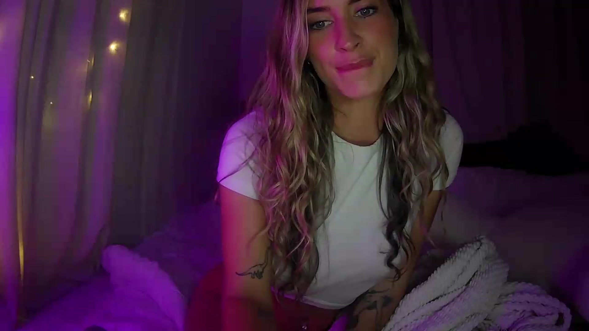 Gallery image thumbnail from Bambi20's myfreecams stream on, 07/17/2026, 03:44 image 10 of 20