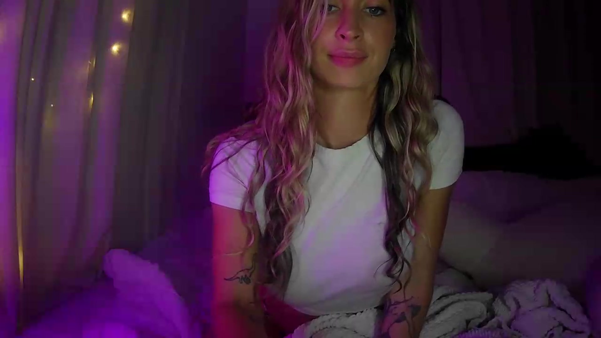Gallery image thumbnail from Bambi20's myfreecams stream on, 07/17/2026, 03:44 image 9 of 20