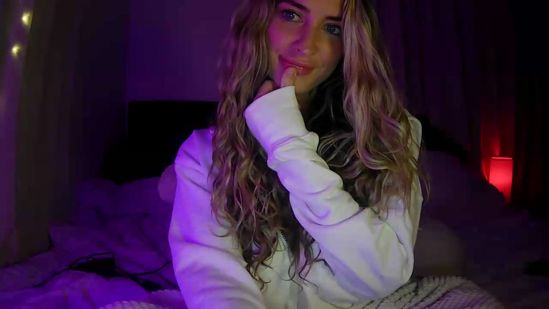 Gallery image thumbnail from Bambi20's myfreecams stream on, 07/19/2026, 06:38 image 4 of 20