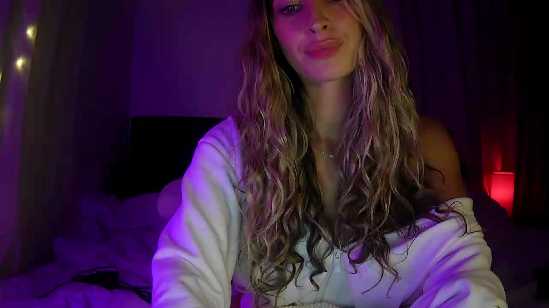 Gallery image thumbnail from Bambi20's myfreecams stream on, 07/19/2026, 06:38 image 17 of 20