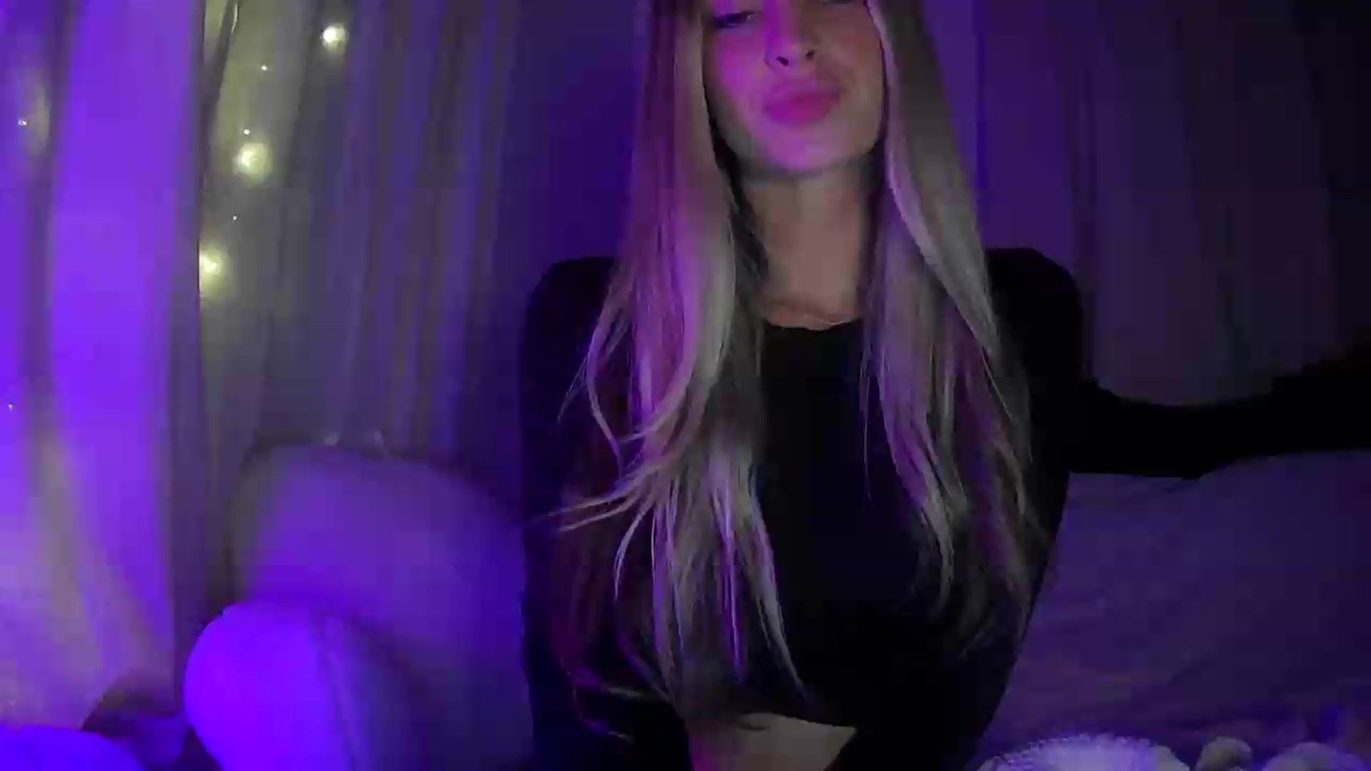 Gallery image thumbnail from Bambi20's myfreecams stream on, 07/26/2026, 04:44 image 1 of 20