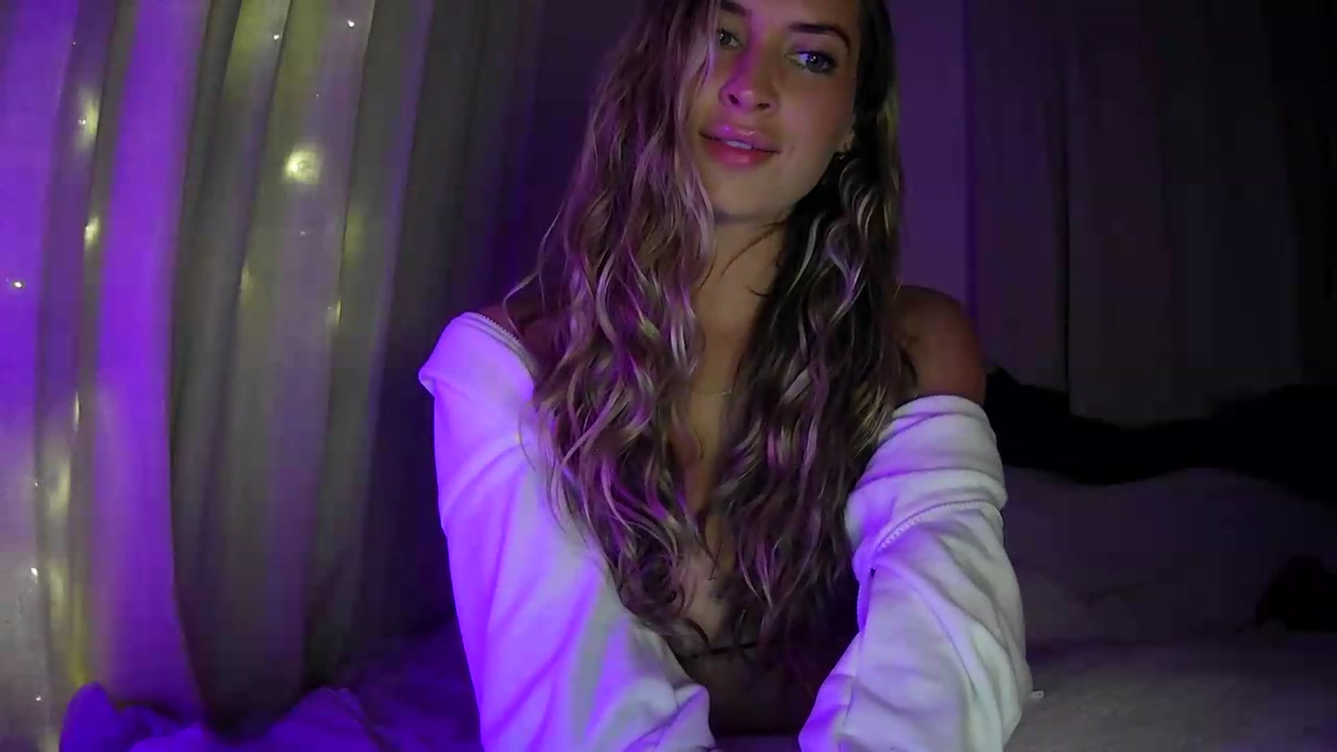 Gallery image thumbnail from Bambi20's myfreecams stream on, 07/28/2026, 05:44 image 4 of 20