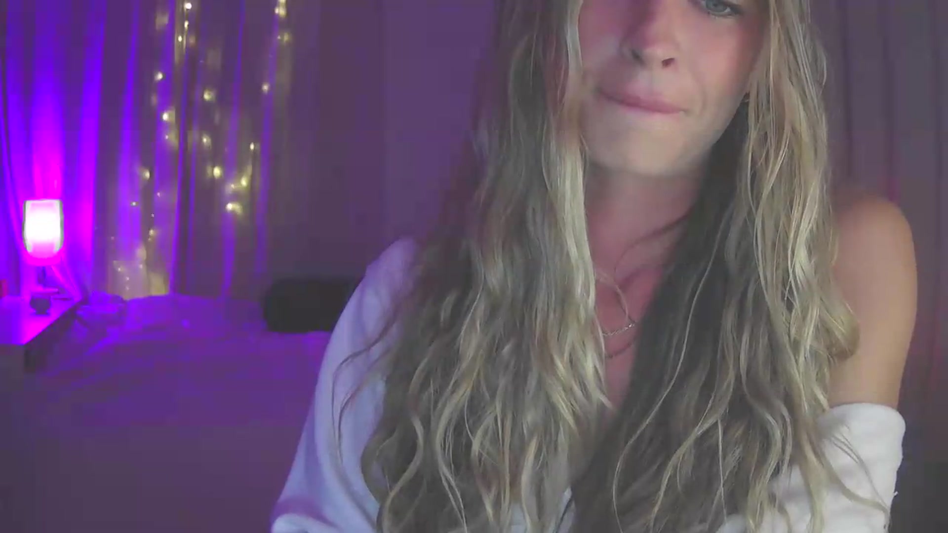 Gallery image thumbnail from Bambi20's myfreecams stream on, 07/30/2026, 01:55 image 16 of 20