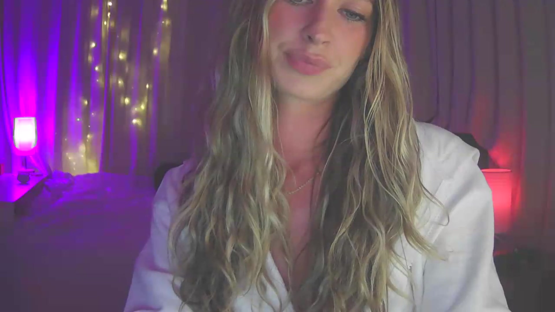 Gallery image thumbnail from Bambi20's myfreecams stream on, 07/30/2026, 01:55 image 18 of 20