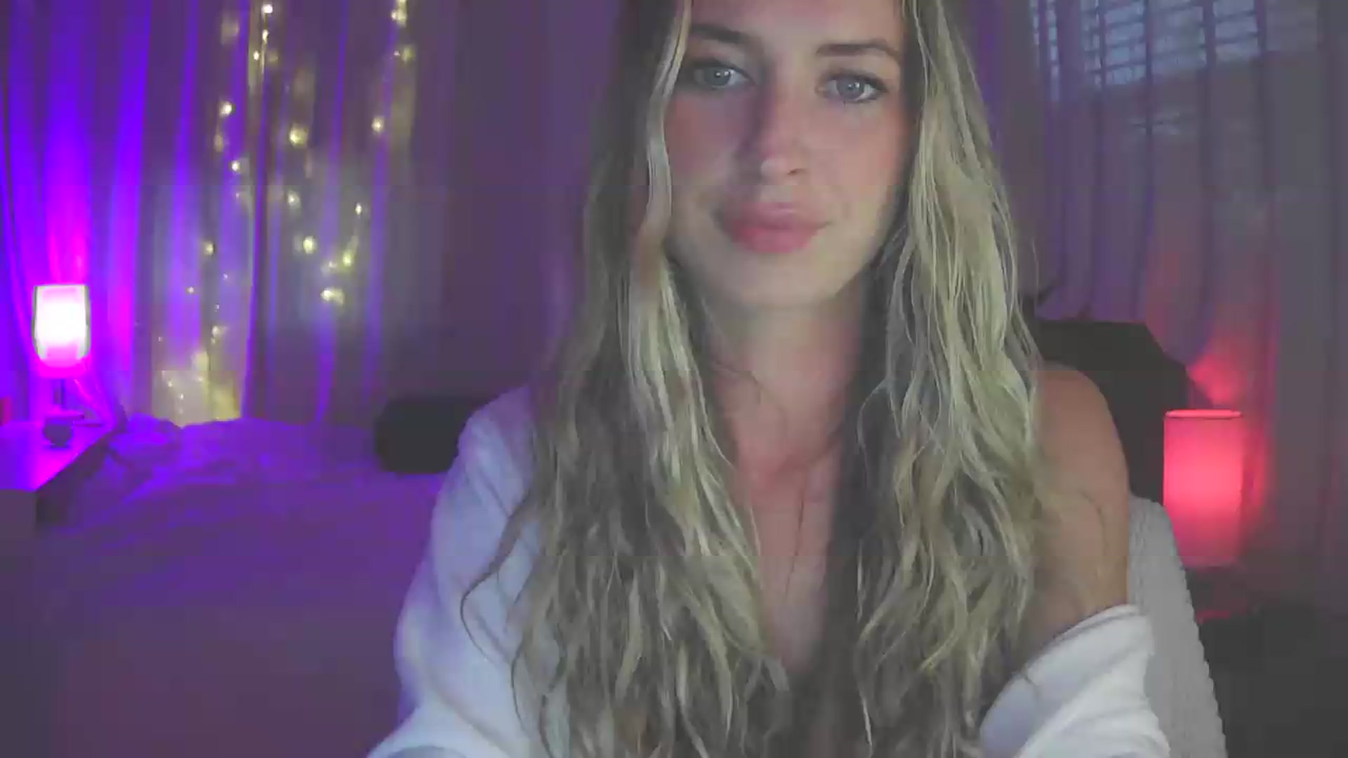 Gallery image thumbnail from Bambi20's myfreecams stream on, 07/30/2026, 01:55 image 1 of 20