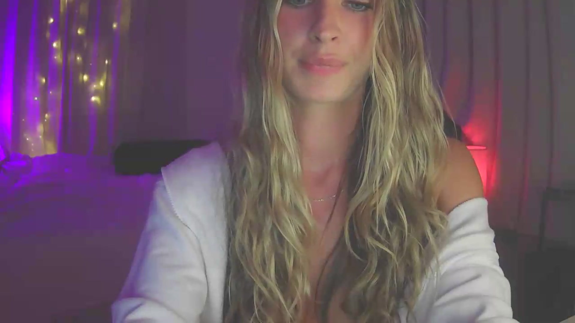 Gallery image thumbnail from Bambi20's myfreecams stream on, 07/30/2026, 03:41 image 5 of 20