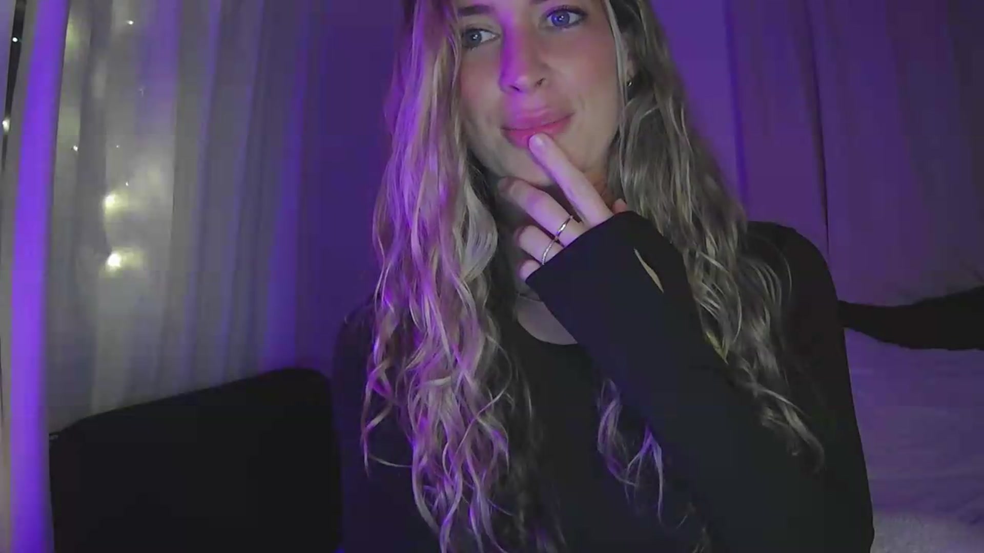 Gallery image thumbnail from Bambi20's myfreecams stream on, 07/31/2026, 05:37 image 15 of 20
