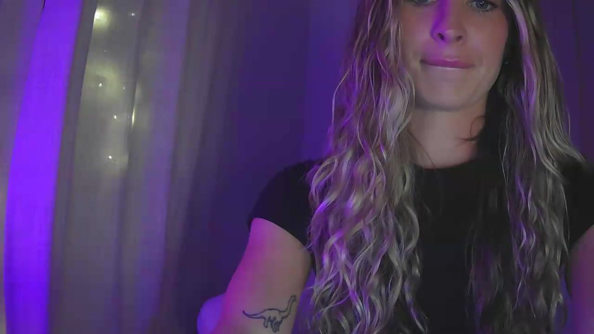 Gallery image thumbnail from Bambi20's myfreecams stream on, 08/03/2026, 03:04 image 10 of 20