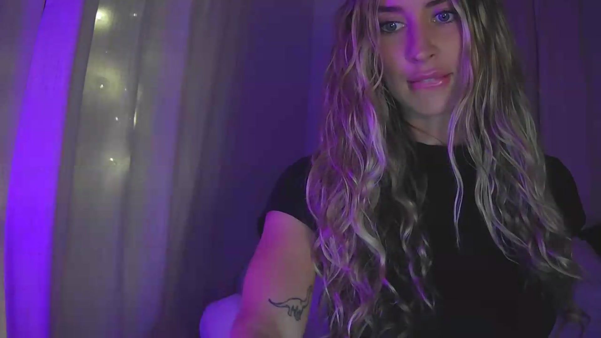 Gallery image thumbnail from Bambi20's myfreecams stream on, 08/03/2026, 03:04 image 7 of 20