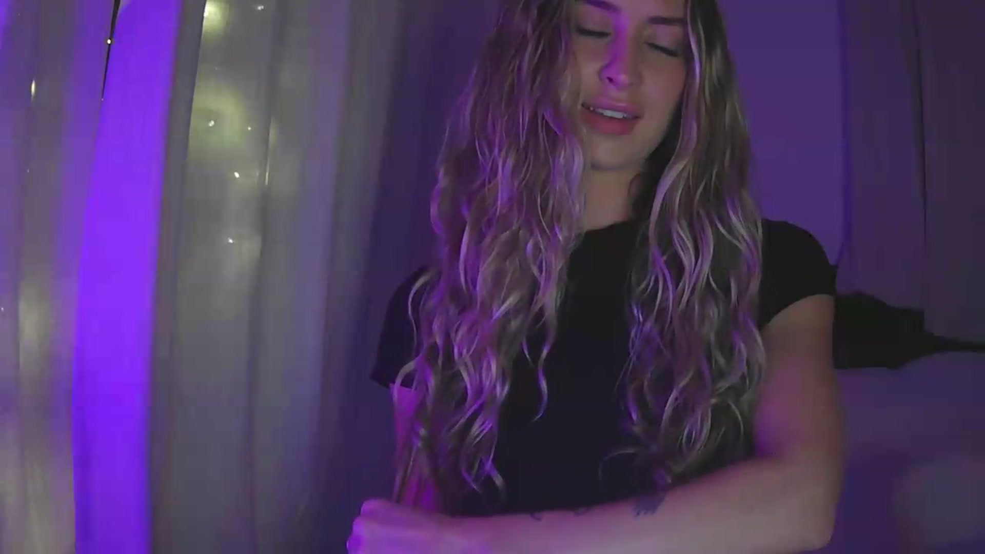 Gallery image thumbnail from Bambi20's myfreecams stream on, 08/03/2026, 03:20 image 11 of 20