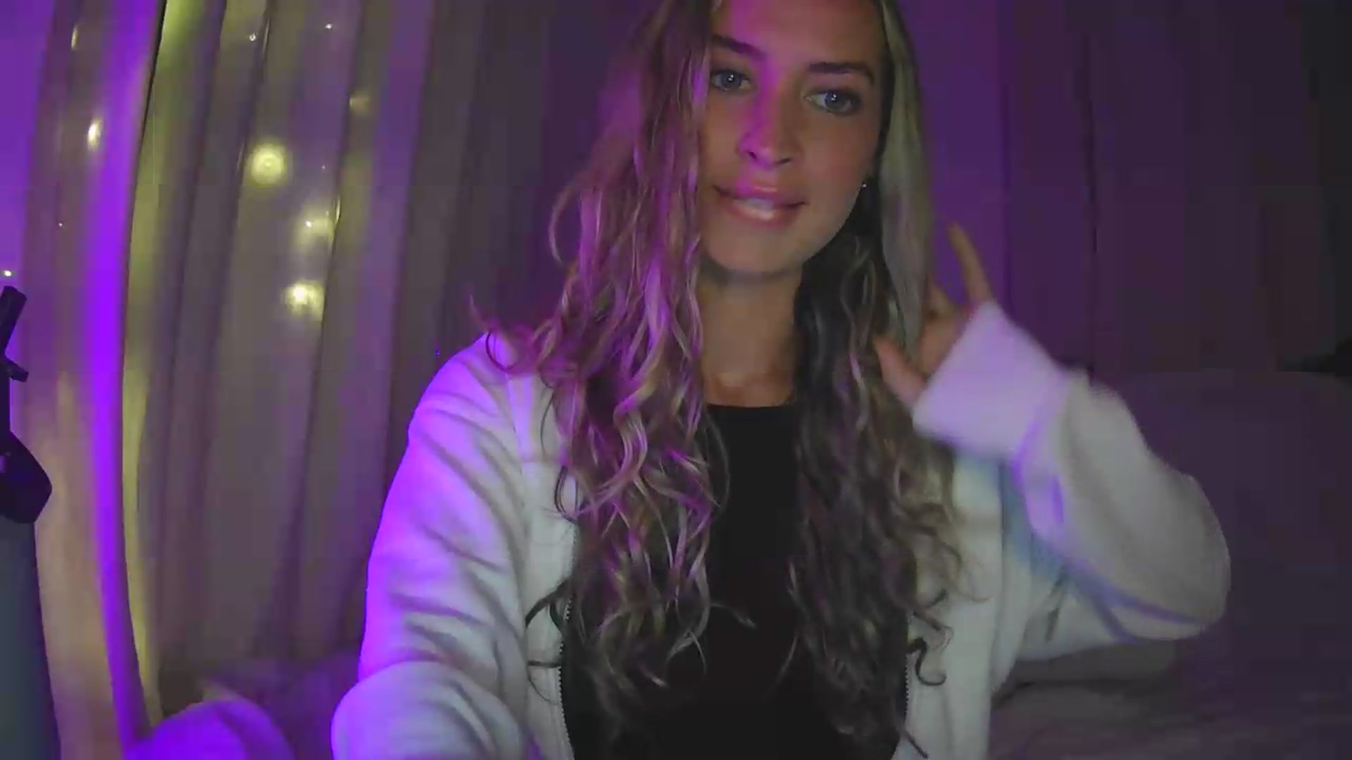 Gallery image thumbnail from Bambi20's myfreecams stream on, 08/05/2026, 04:19 image 11 of 20