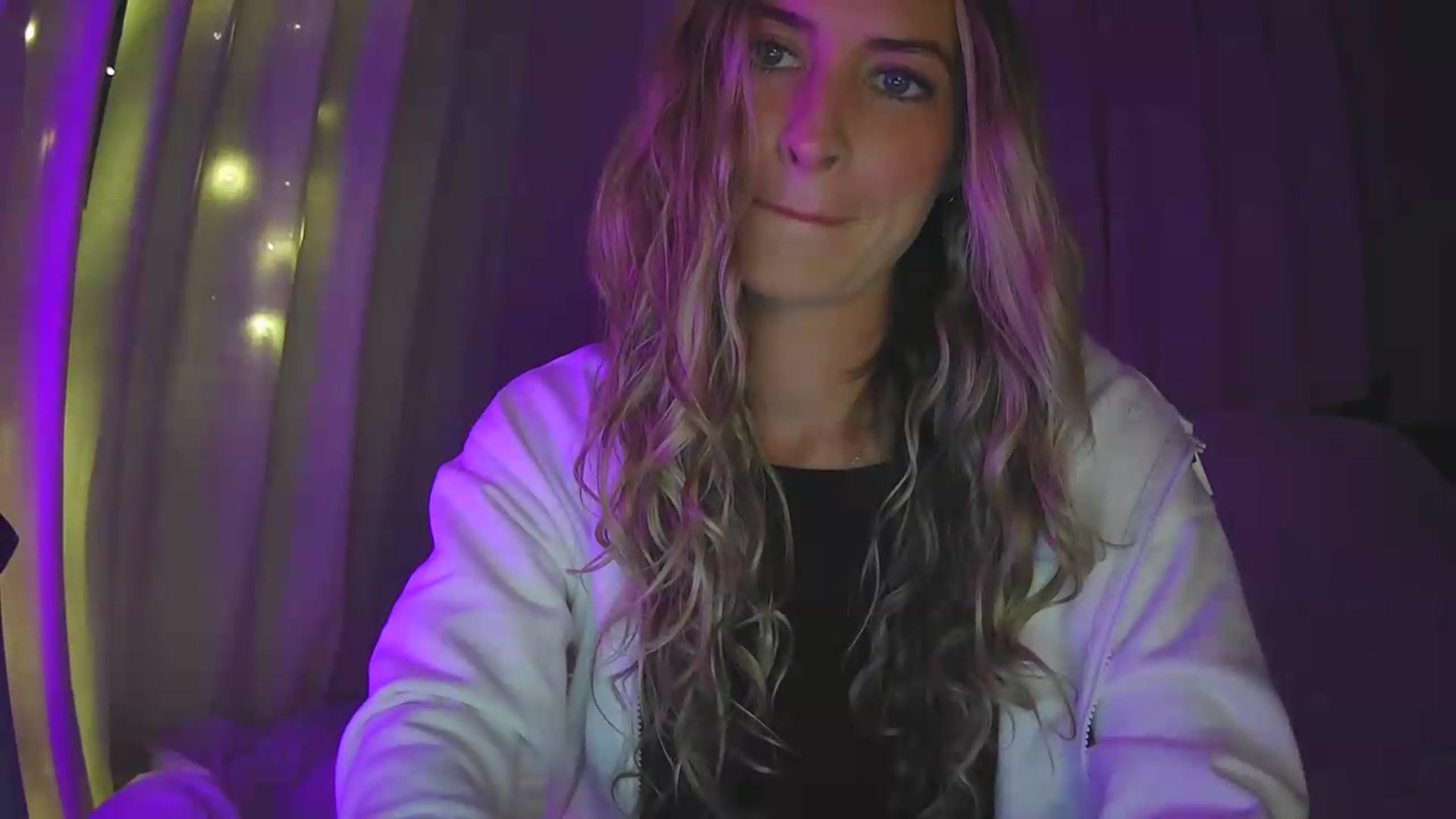 Gallery image thumbnail from Bambi20's myfreecams stream on, 08/05/2026, 04:19 image 4 of 20