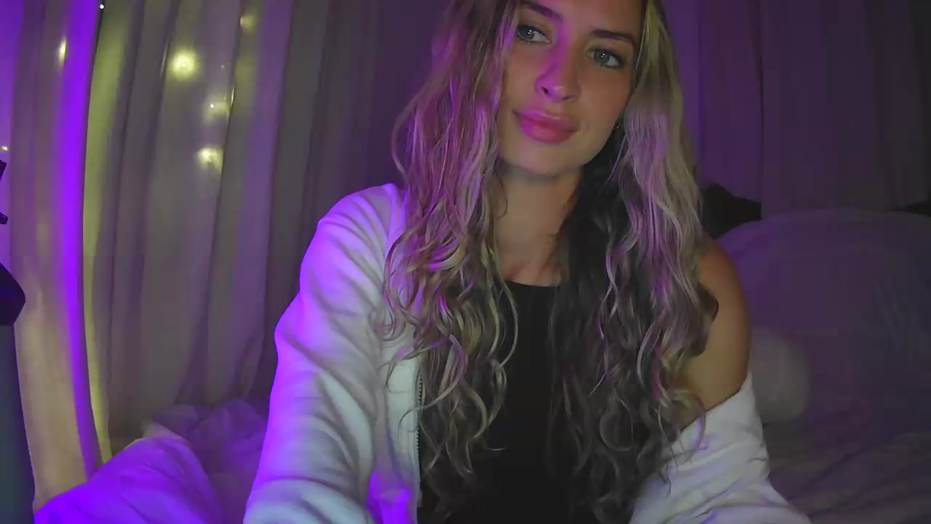 Gallery image thumbnail from Bambi20's myfreecams stream on, 08/05/2026, 04:19 image 8 of 20