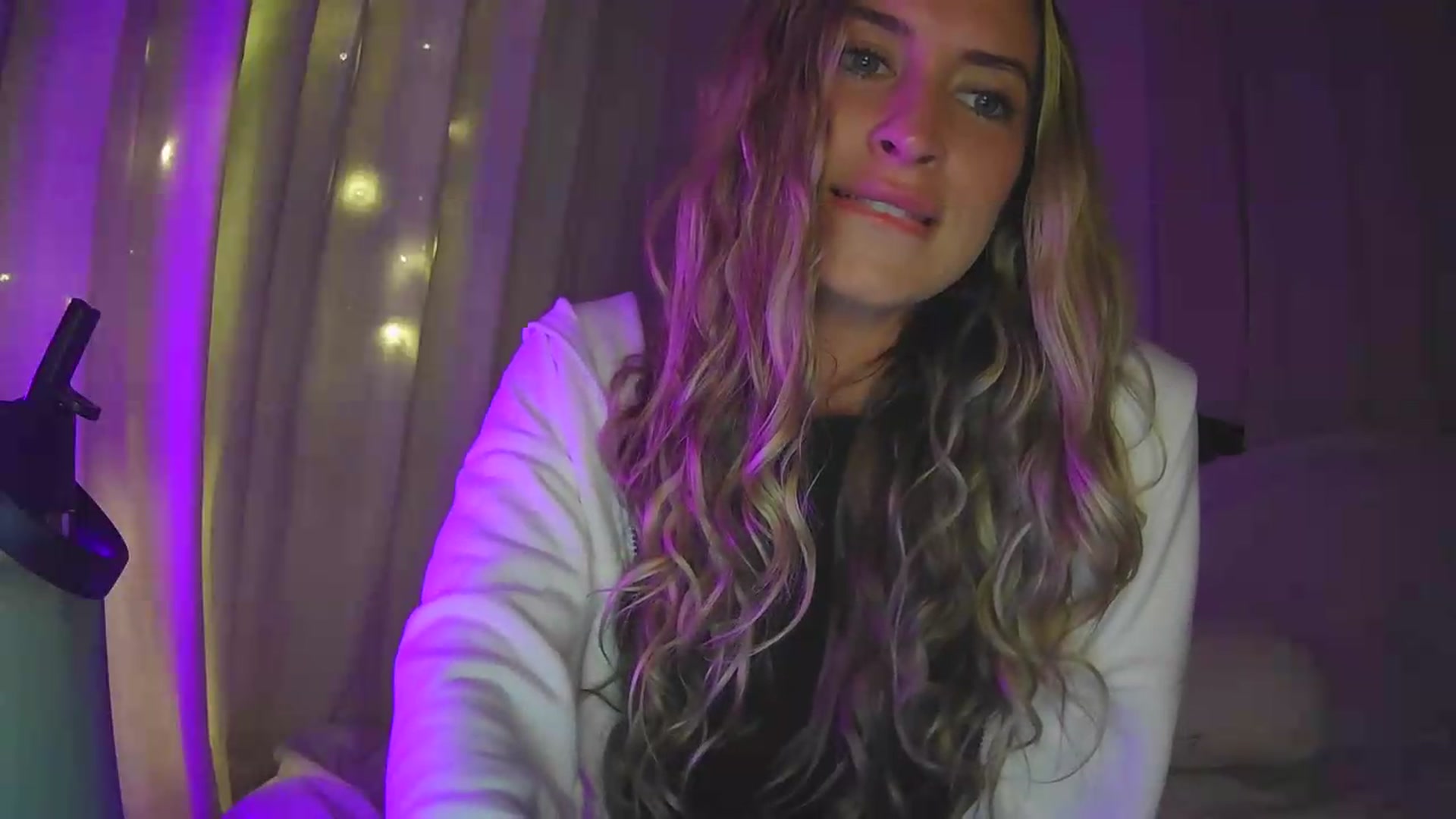 Gallery image thumbnail from Bambi20's myfreecams stream on, 08/05/2026, 04:19 image 19 of 20