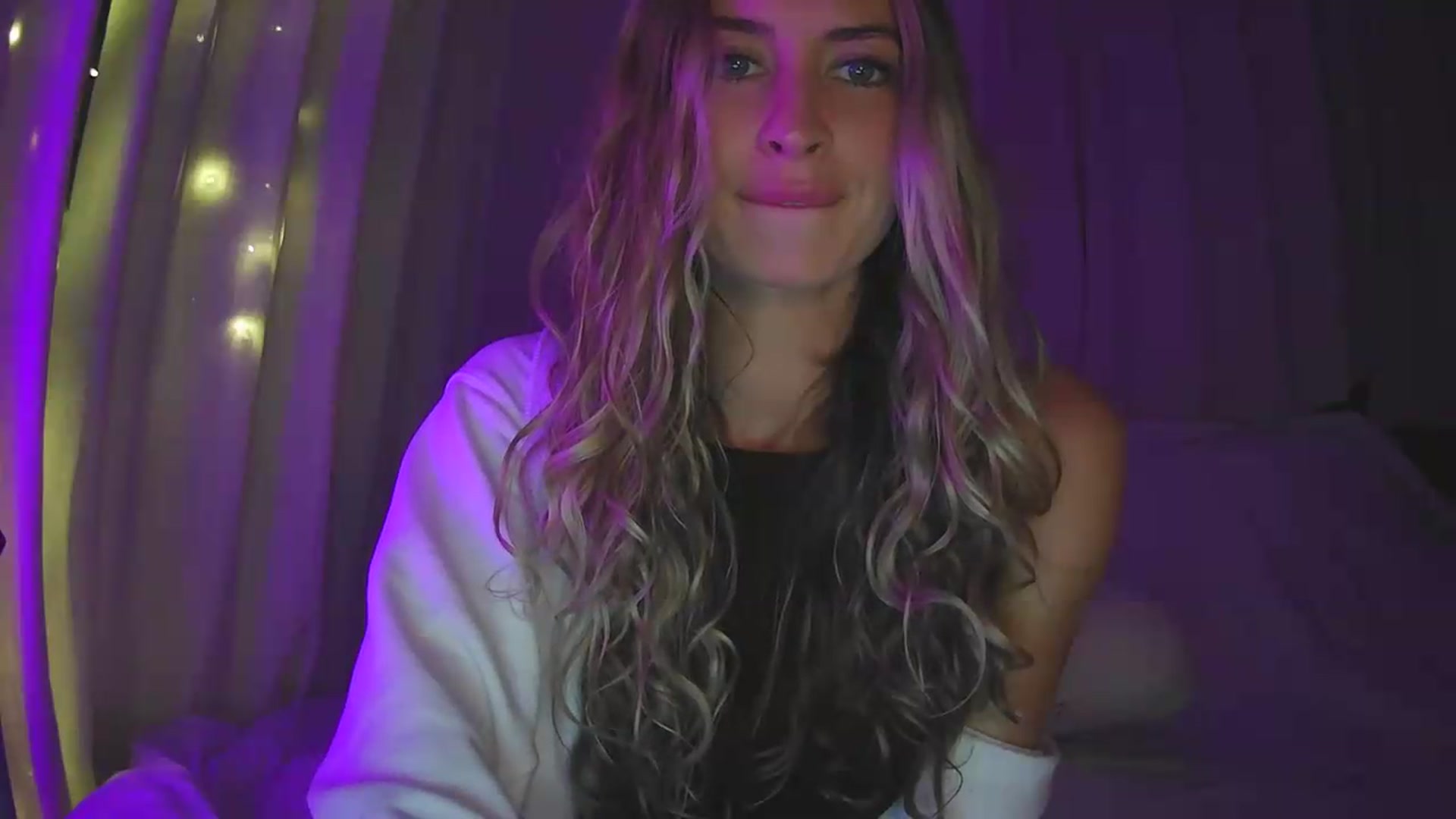 Gallery image thumbnail from Bambi20's myfreecams stream on, 08/05/2026, 04:19 image 2 of 20