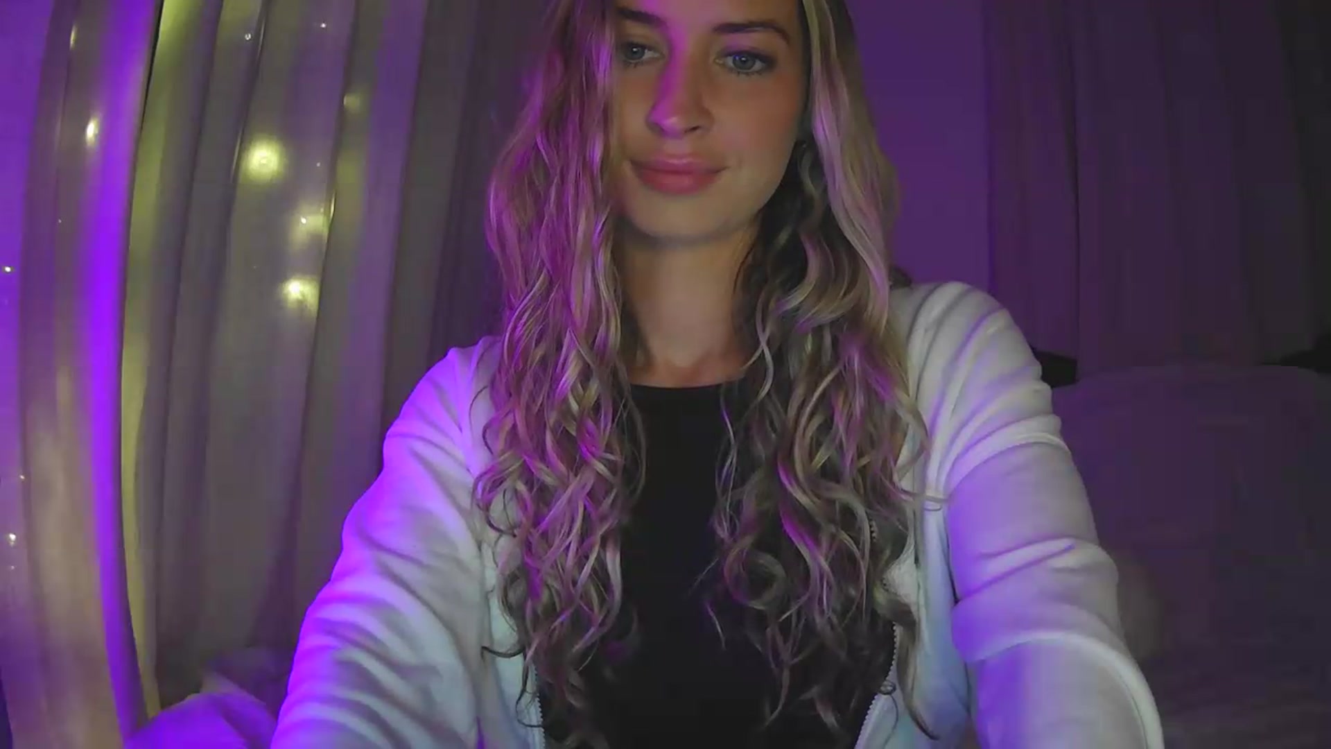 Gallery image thumbnail from Bambi20's myfreecams stream on, 08/05/2026, 04:19 image 13 of 20