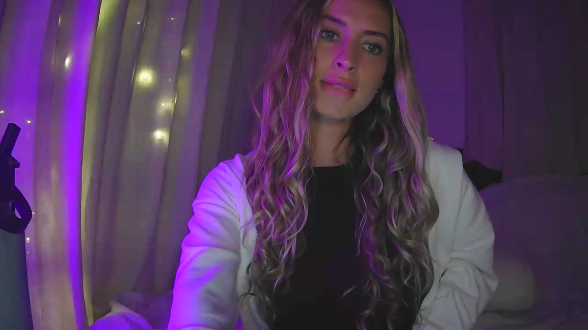 Gallery image thumbnail from Bambi20's myfreecams stream on, 08/05/2026, 04:19 image 18 of 20