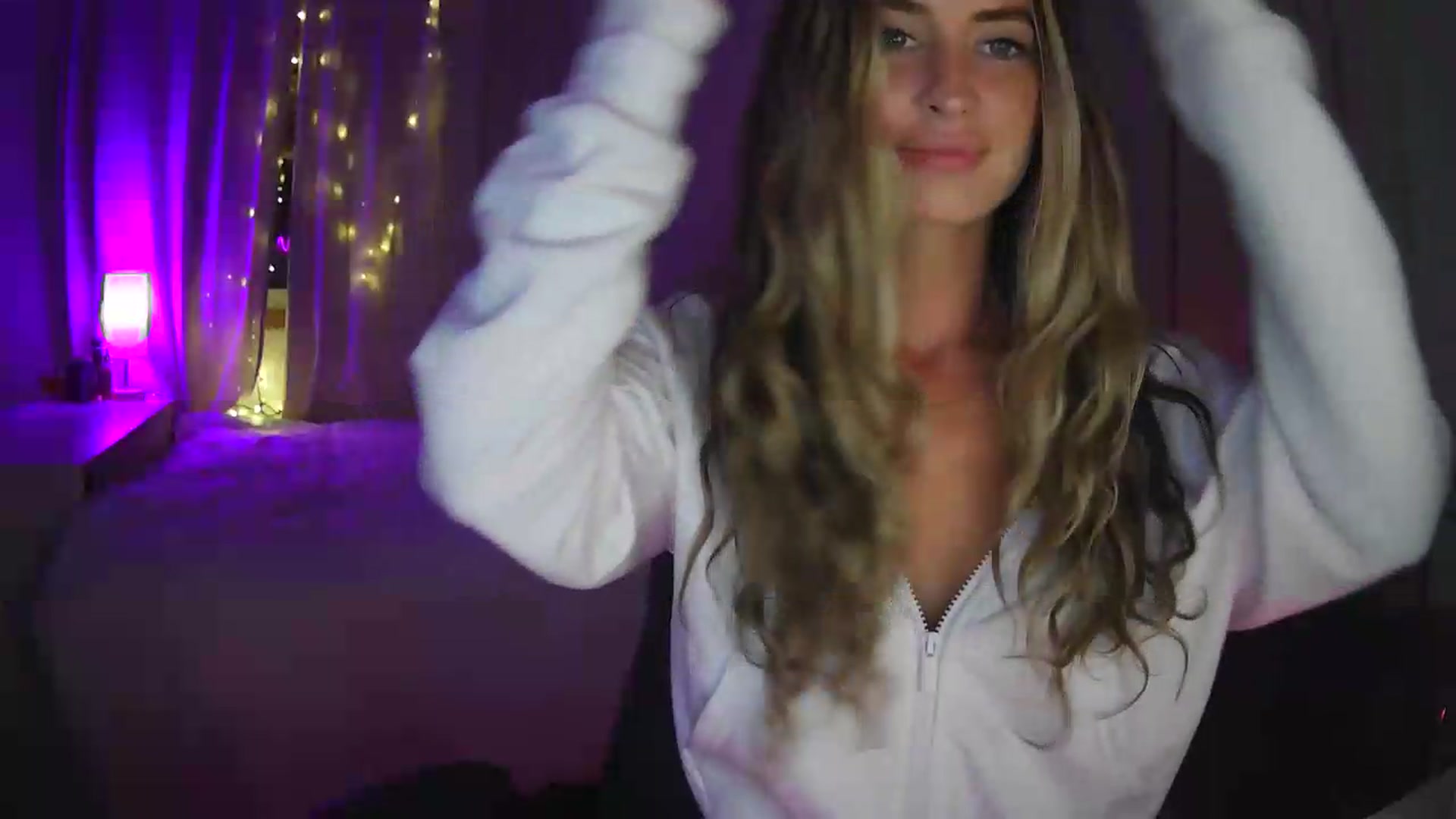 Gallery image thumbnail from Bambi20's myfreecams stream on, 08/11/2026, 05:06 image 8 of 20