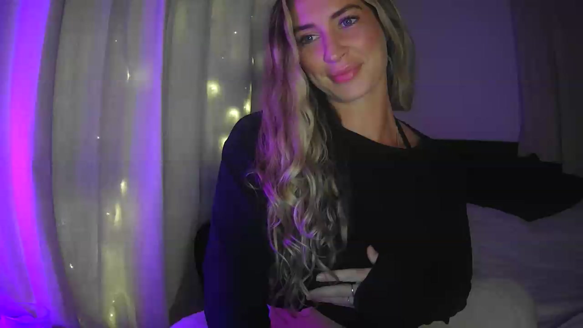 Gallery image thumbnail from Bambi20's myfreecams stream on, 08/12/2026, 03:26 image 12 of 20