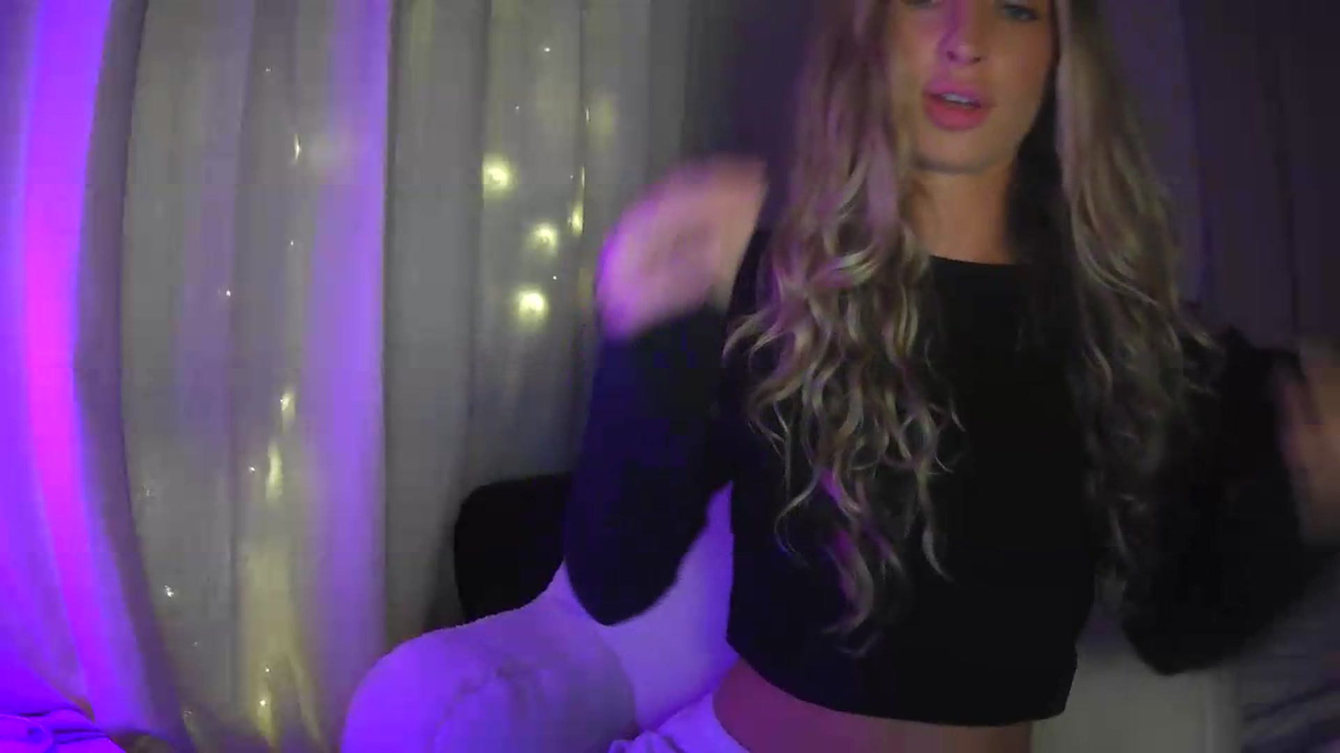 Gallery image thumbnail from Bambi20's myfreecams stream on, 08/12/2026, 03:26 image 8 of 20
