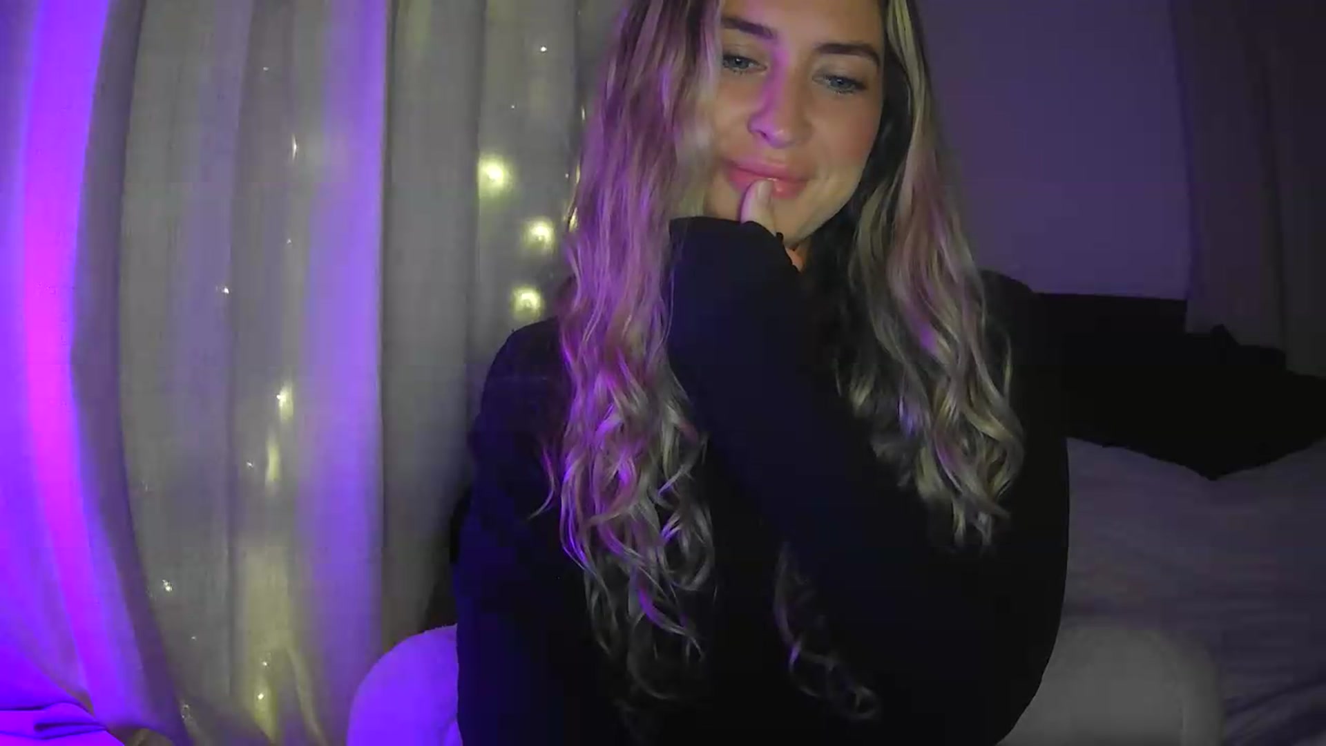 Gallery image thumbnail from Bambi20's myfreecams stream on, 08/12/2026, 03:26 image 4 of 20