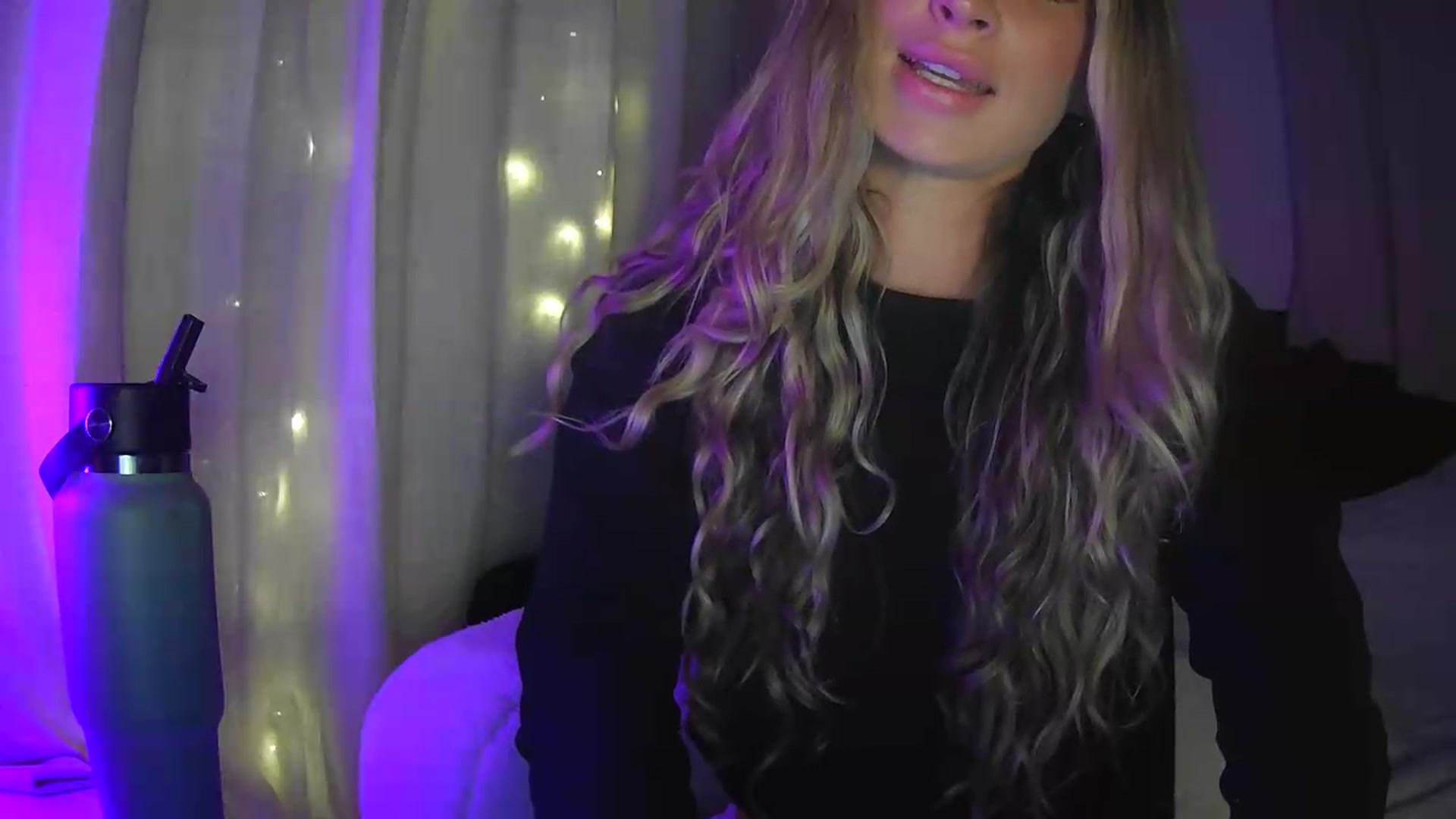 Gallery image thumbnail from Bambi20's myfreecams stream on, 08/12/2026, 04:02 image 11 of 20