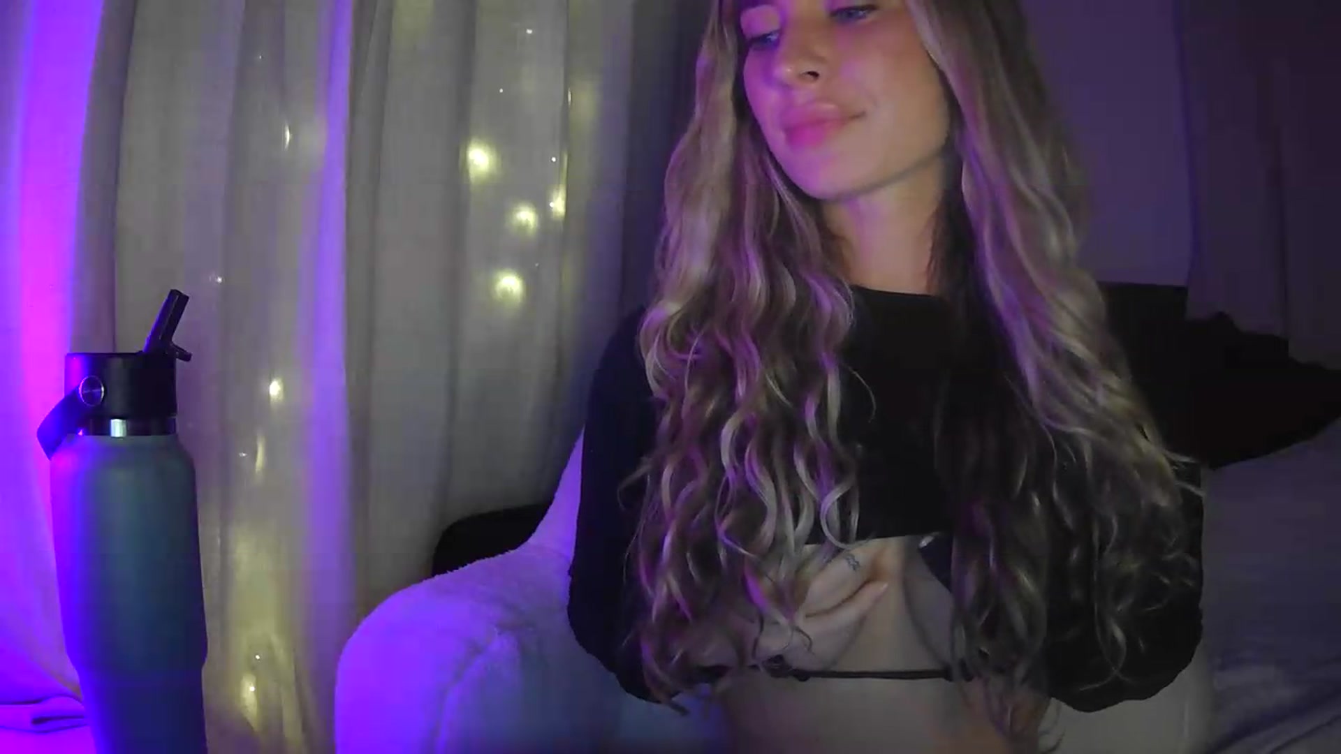 Gallery image thumbnail from Bambi20's myfreecams stream on, 08/12/2026, 04:02 image 10 of 20