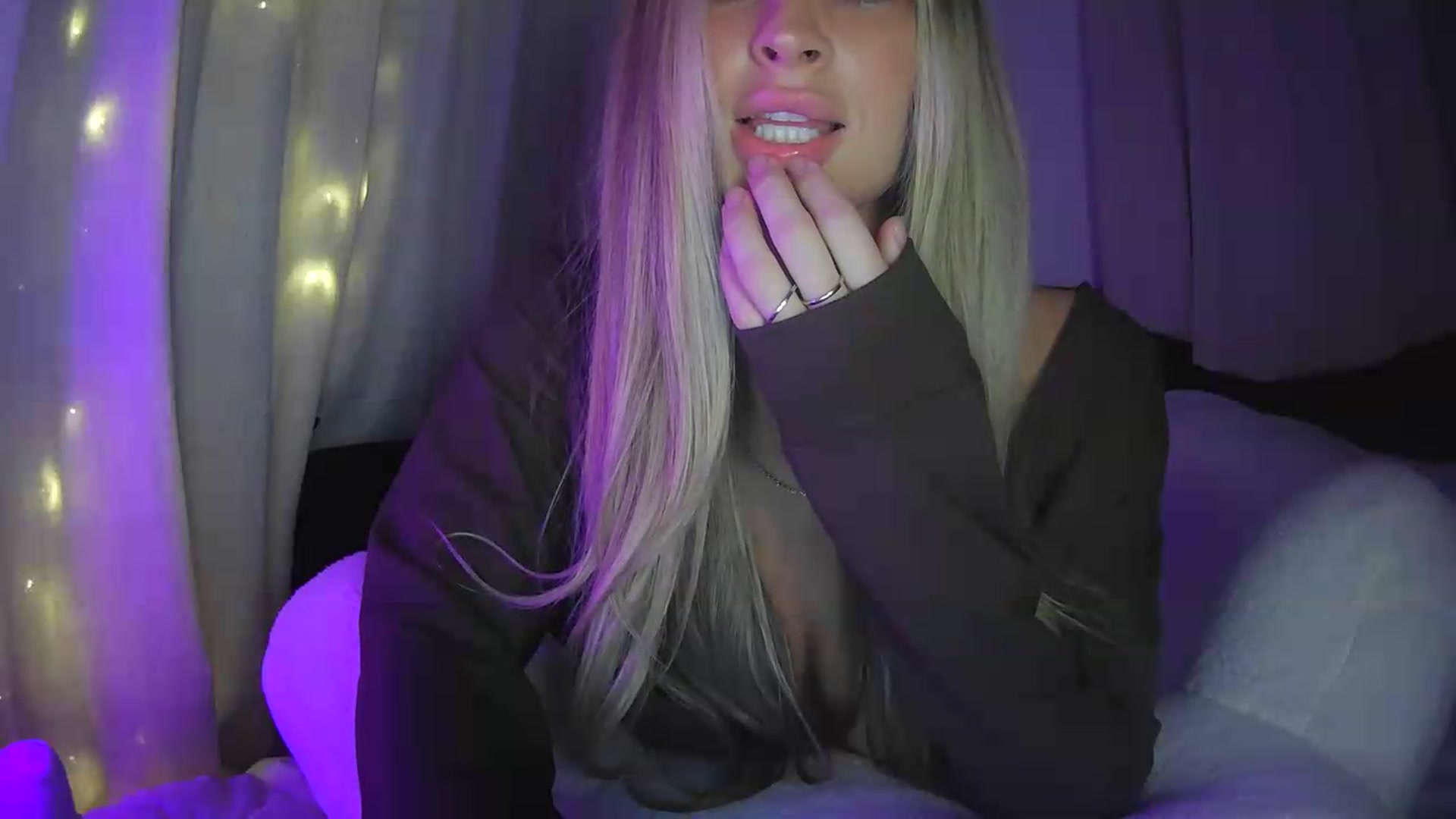 Gallery image thumbnail from Bambi20's myfreecams stream on, 08/13/2026, 03:24 image 12 of 20