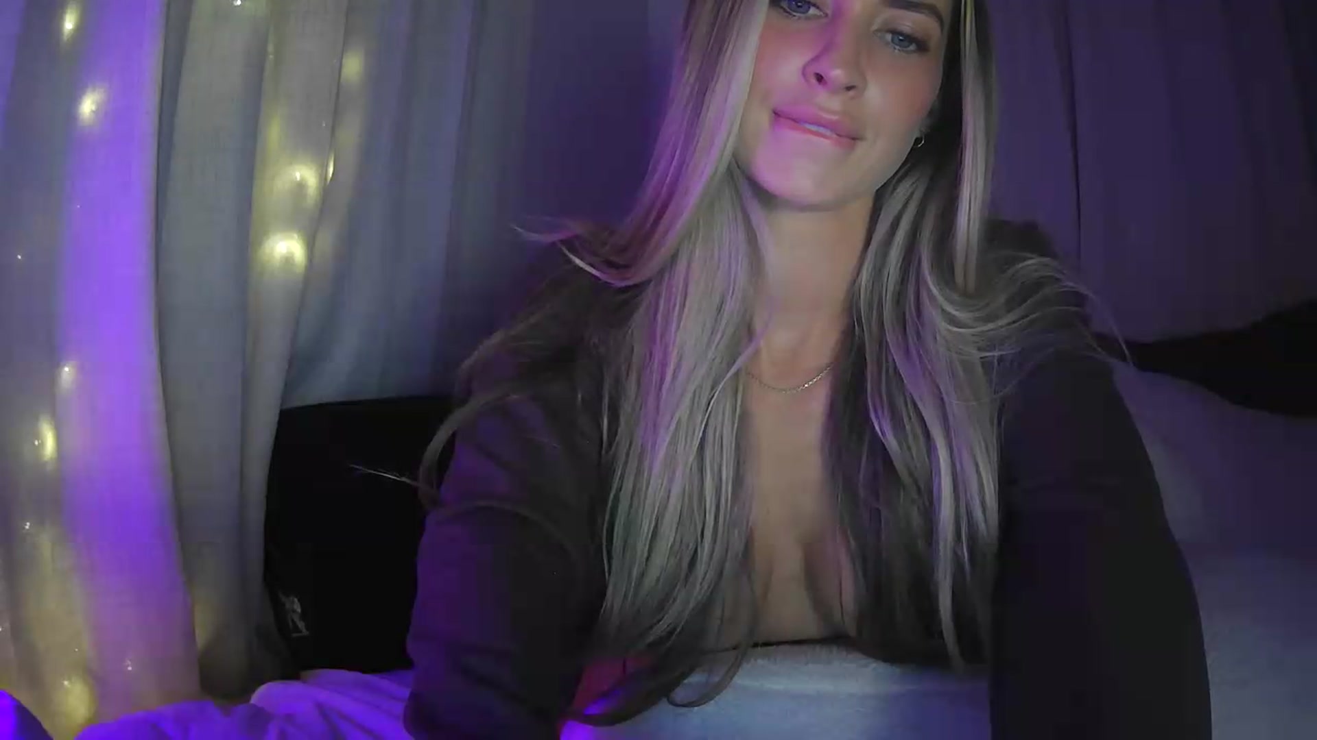 Gallery image thumbnail from Bambi20's myfreecams stream on, 08/13/2026, 03:24 image 19 of 20