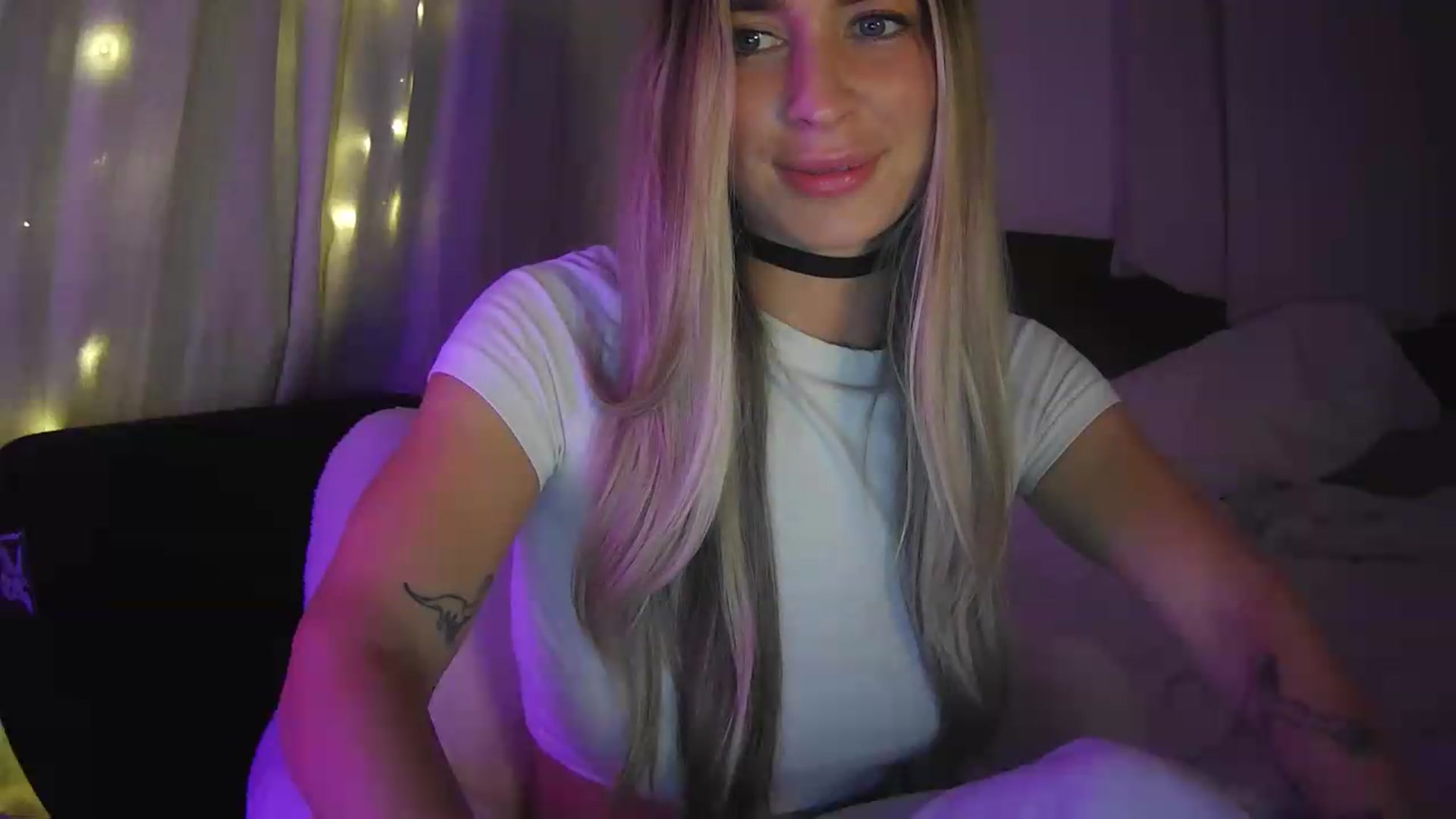 Gallery image thumbnail from Bambi20's myfreecams stream on, 08/14/2026, 06:10 image 10 of 20