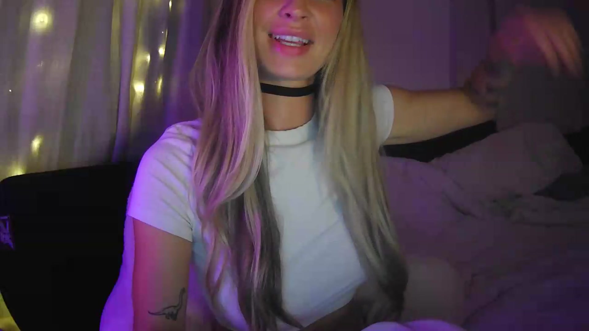 Gallery image thumbnail from Bambi20's myfreecams stream on, 08/14/2026, 06:10 image 12 of 20