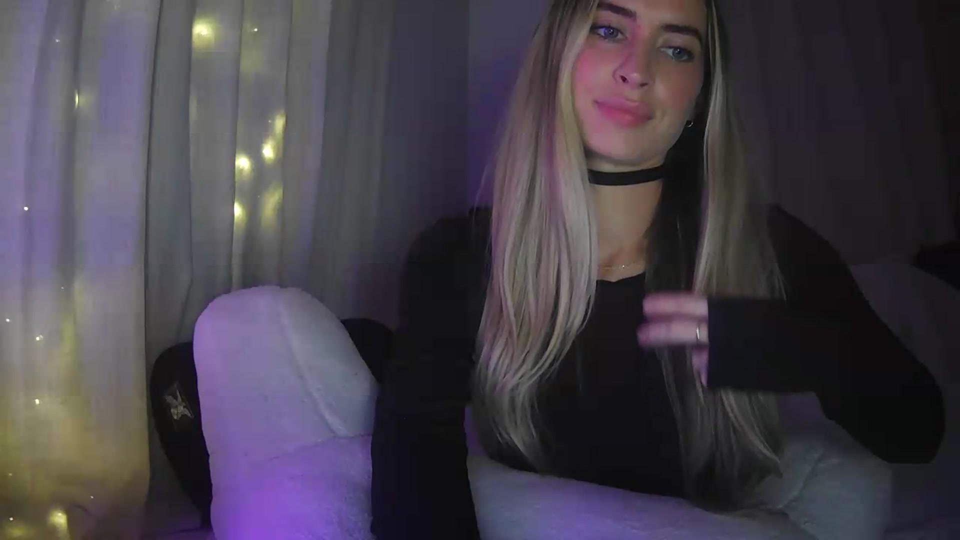 Gallery image thumbnail from Bambi20's myfreecams stream on, 08/15/2026, 04:52 image 12 of 20