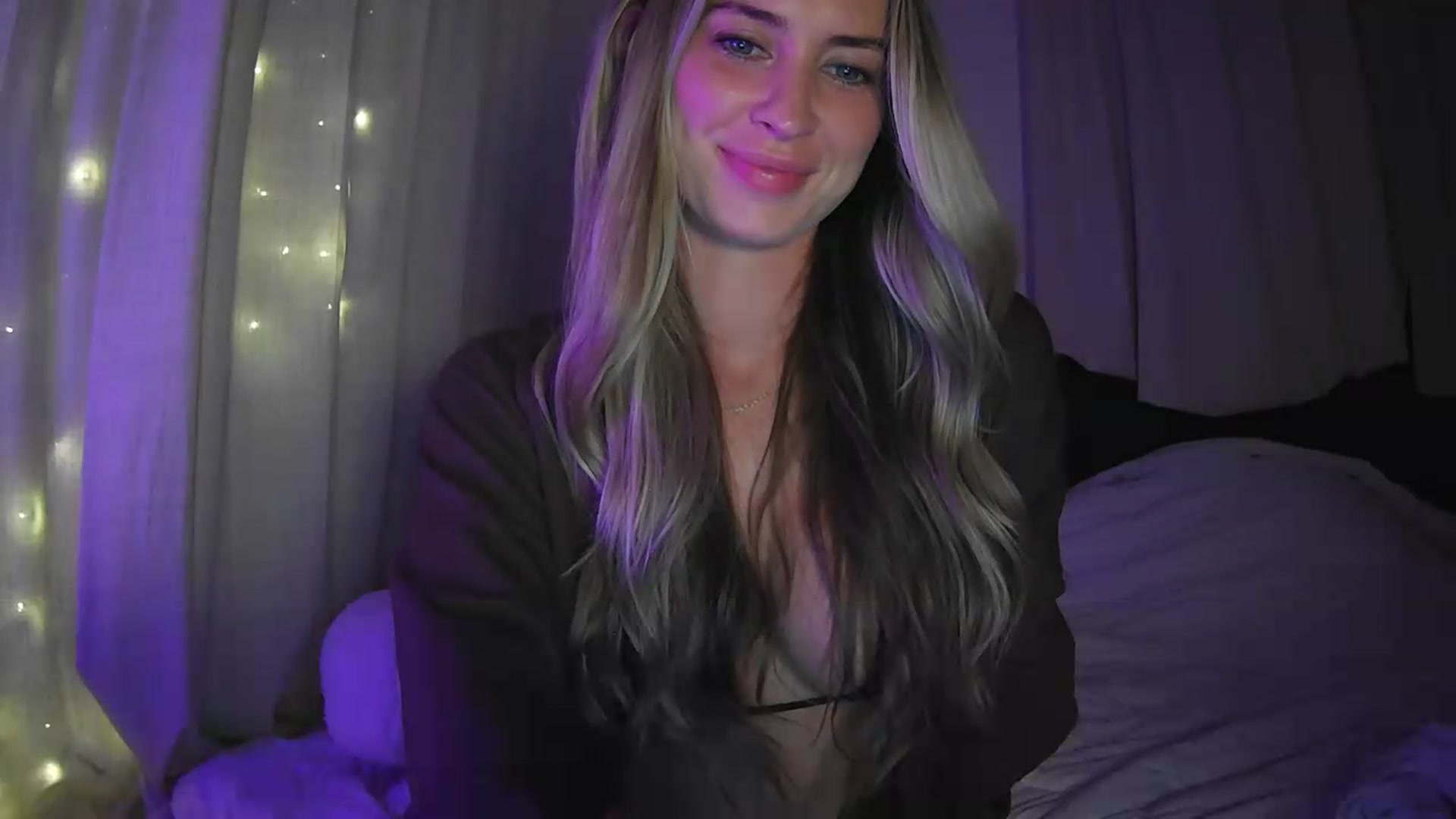 Gallery image thumbnail from Bambi20's myfreecams stream on, 08/16/2026, 03:50 image 14 of 20