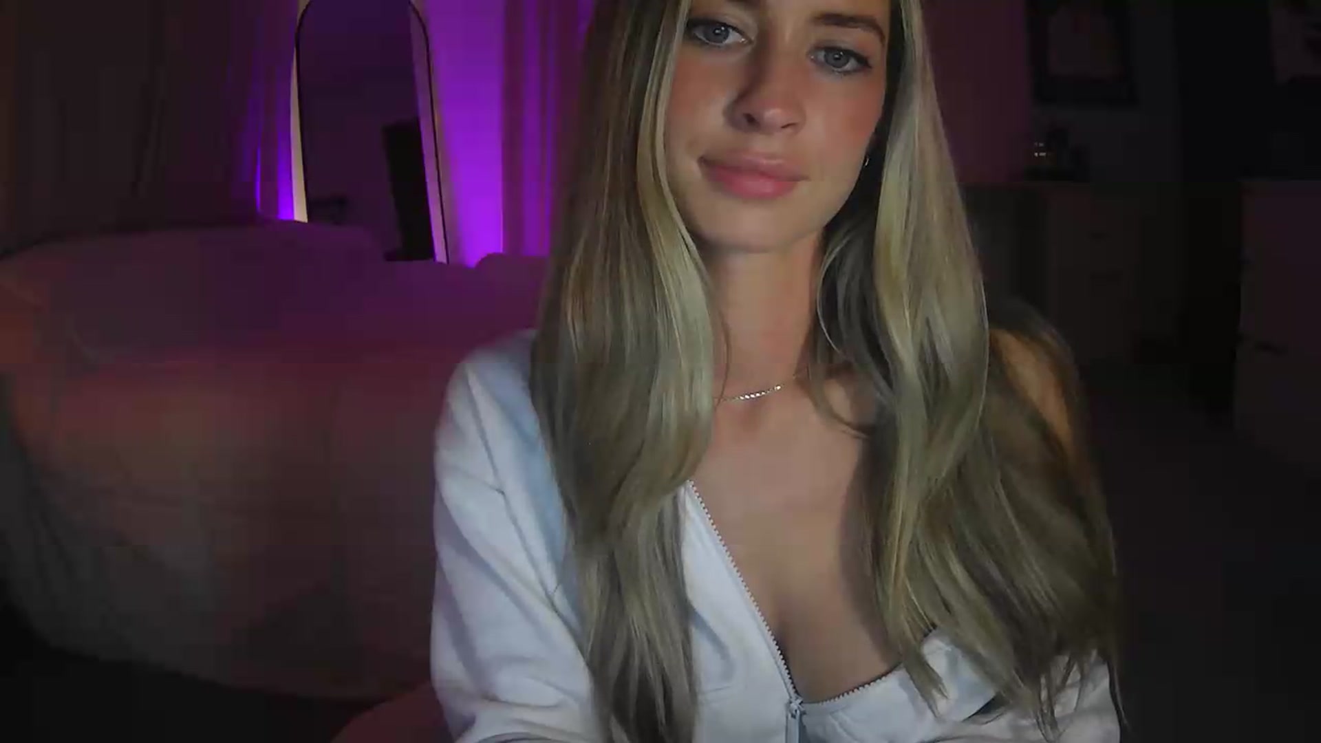Gallery image thumbnail from Bambi20's myfreecams stream on, 08/17/2026, 03:31 image 20 of 20