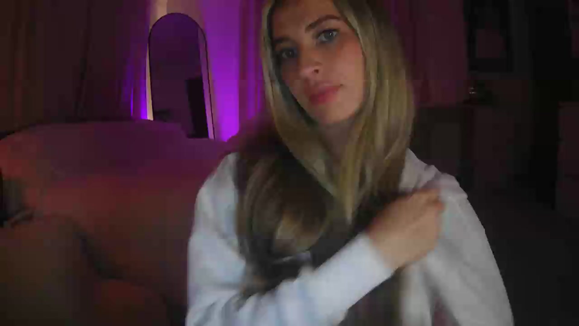 Gallery image thumbnail from Bambi20's myfreecams stream on, 08/17/2026, 03:31 image 1 of 20