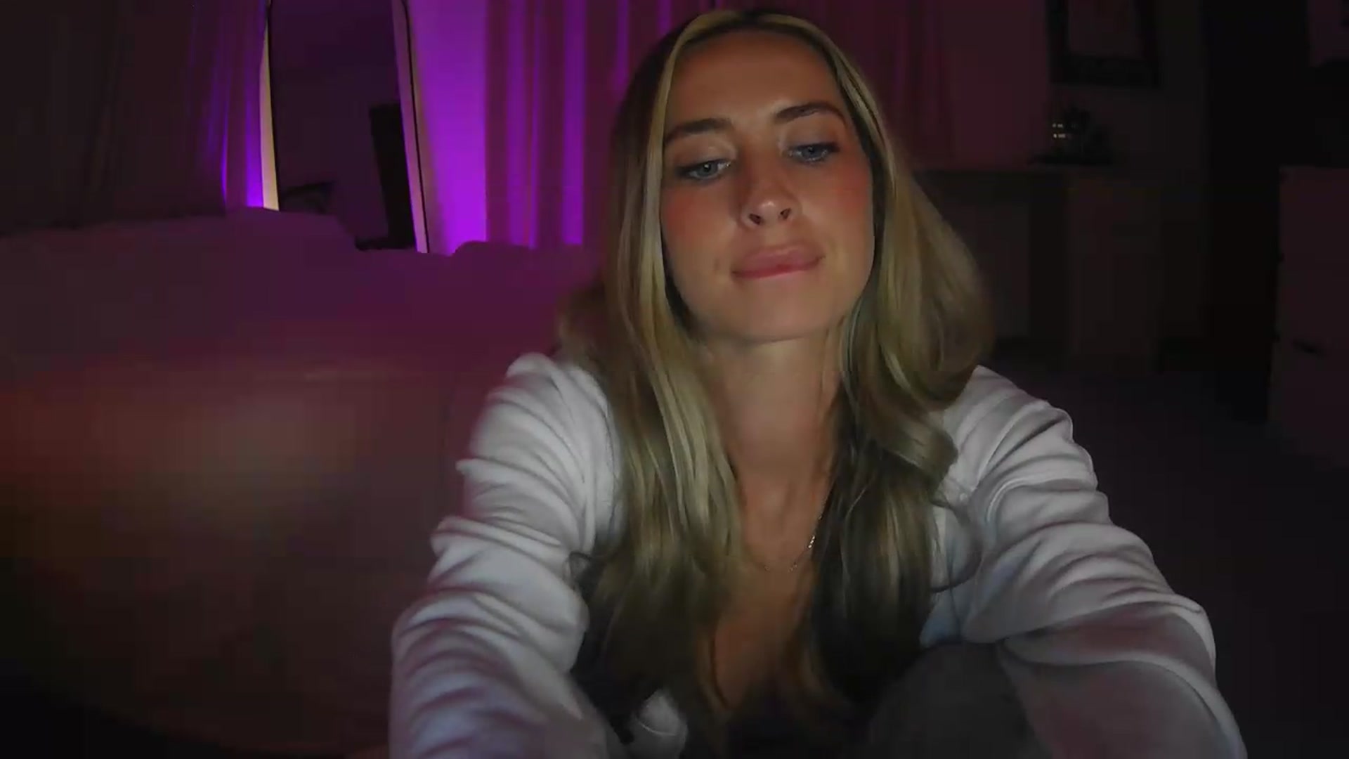 Gallery image thumbnail from Bambi20's myfreecams stream on, 08/17/2026, 03:49 image 4 of 20