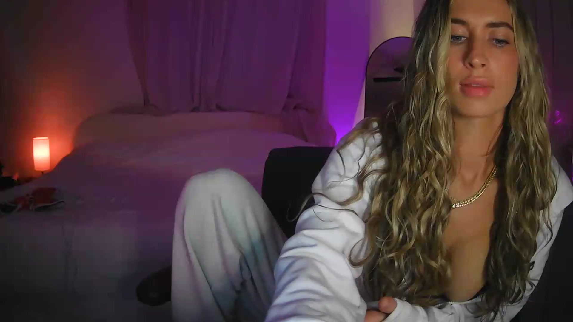 Gallery image thumbnail from Bambi20's myfreecams stream on, 08/27/2026, 05:27 image 11 of 20