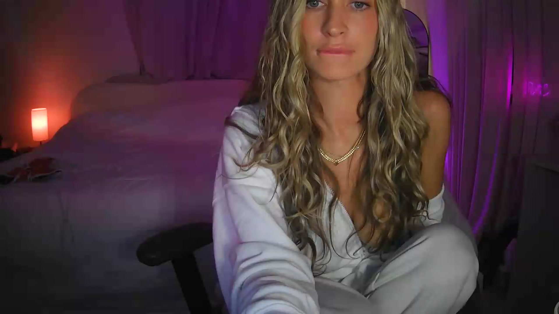 Gallery image thumbnail from Bambi20's myfreecams stream on, 08/27/2026, 05:27 image 2 of 20
