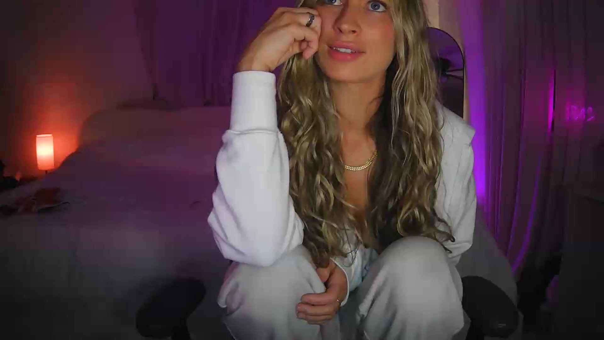 Gallery image thumbnail from Bambi20's myfreecams stream on, 08/27/2026, 05:50 image 15 of 20