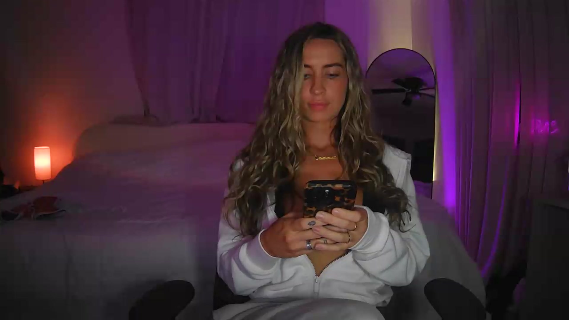 Gallery image thumbnail from Bambi20's myfreecams stream on, 08/27/2026, 05:50 image 6 of 20