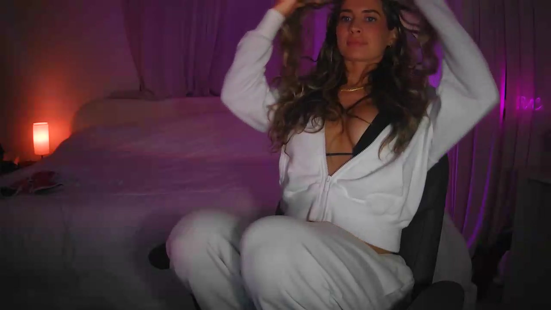 Gallery image thumbnail from Bambi20's myfreecams stream on, 08/27/2026, 05:50 image 12 of 20