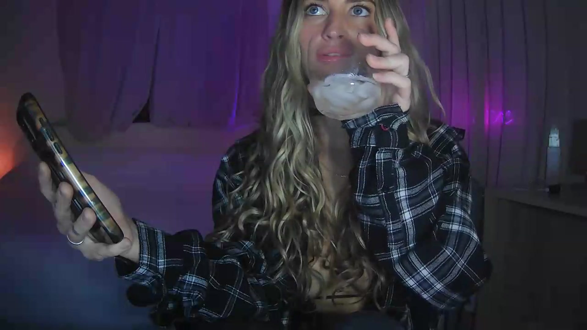 Gallery image thumbnail from Bambi20's myfreecams stream on, 08/31/2026, 03:53 image 8 of 20